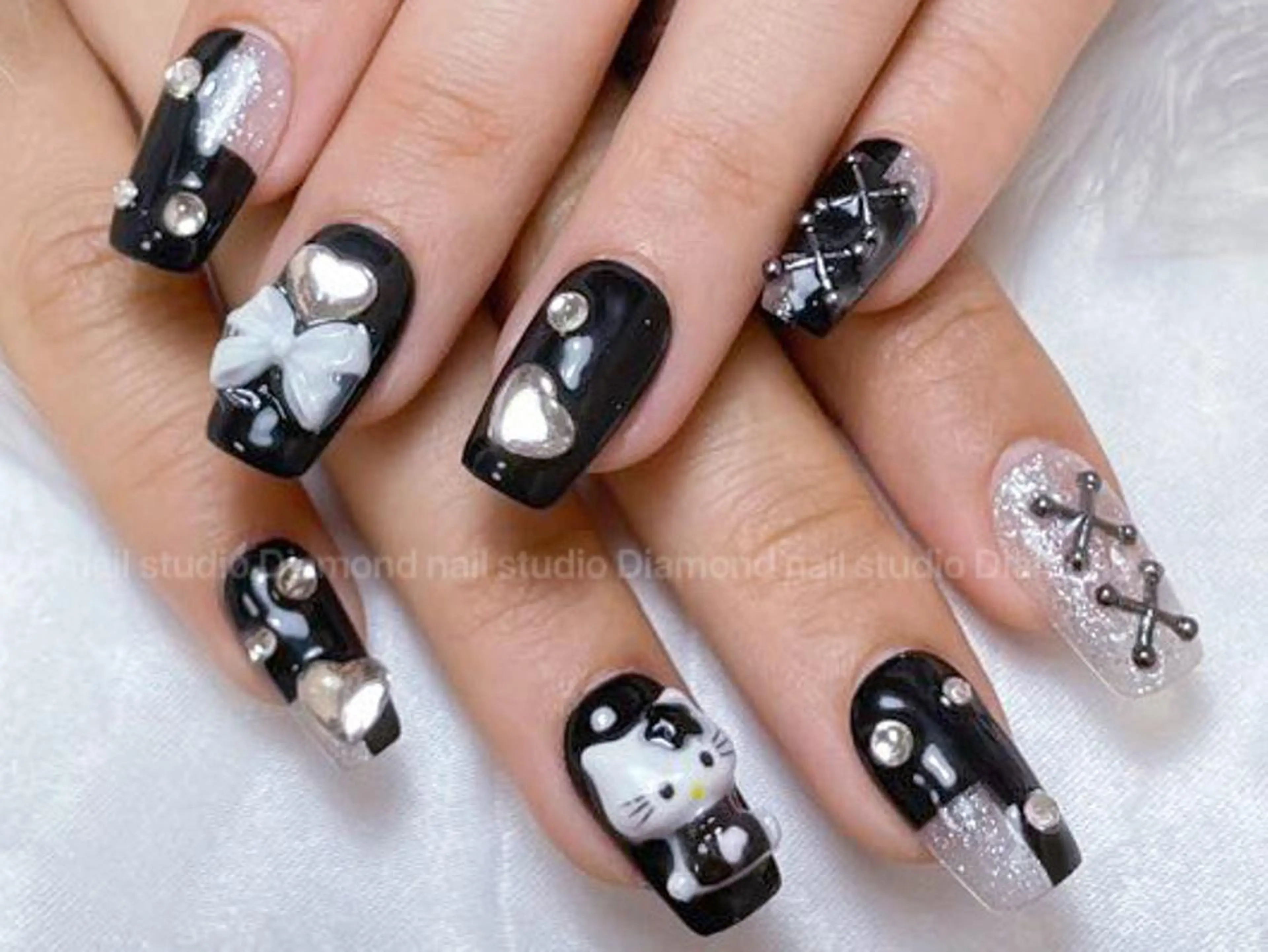 ネイル アートネイル オーロラネイル ガーリー キラキラネイル 韓国ネイル ハンドネイル DIAMOND Nail🍒のネイルデザイン