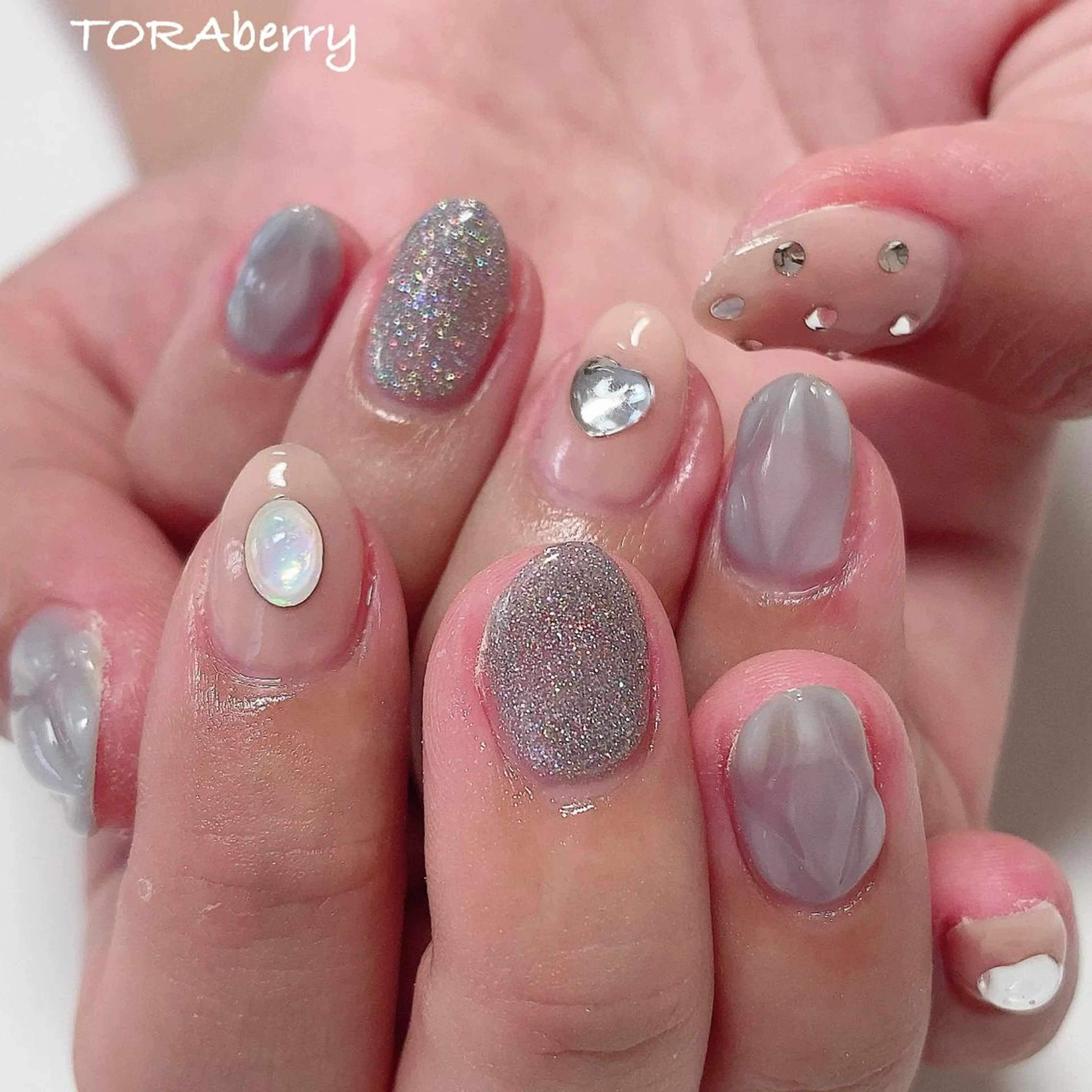 ネイル シルバー ハンドネイル ネイリスト なつみのネイルデザイン