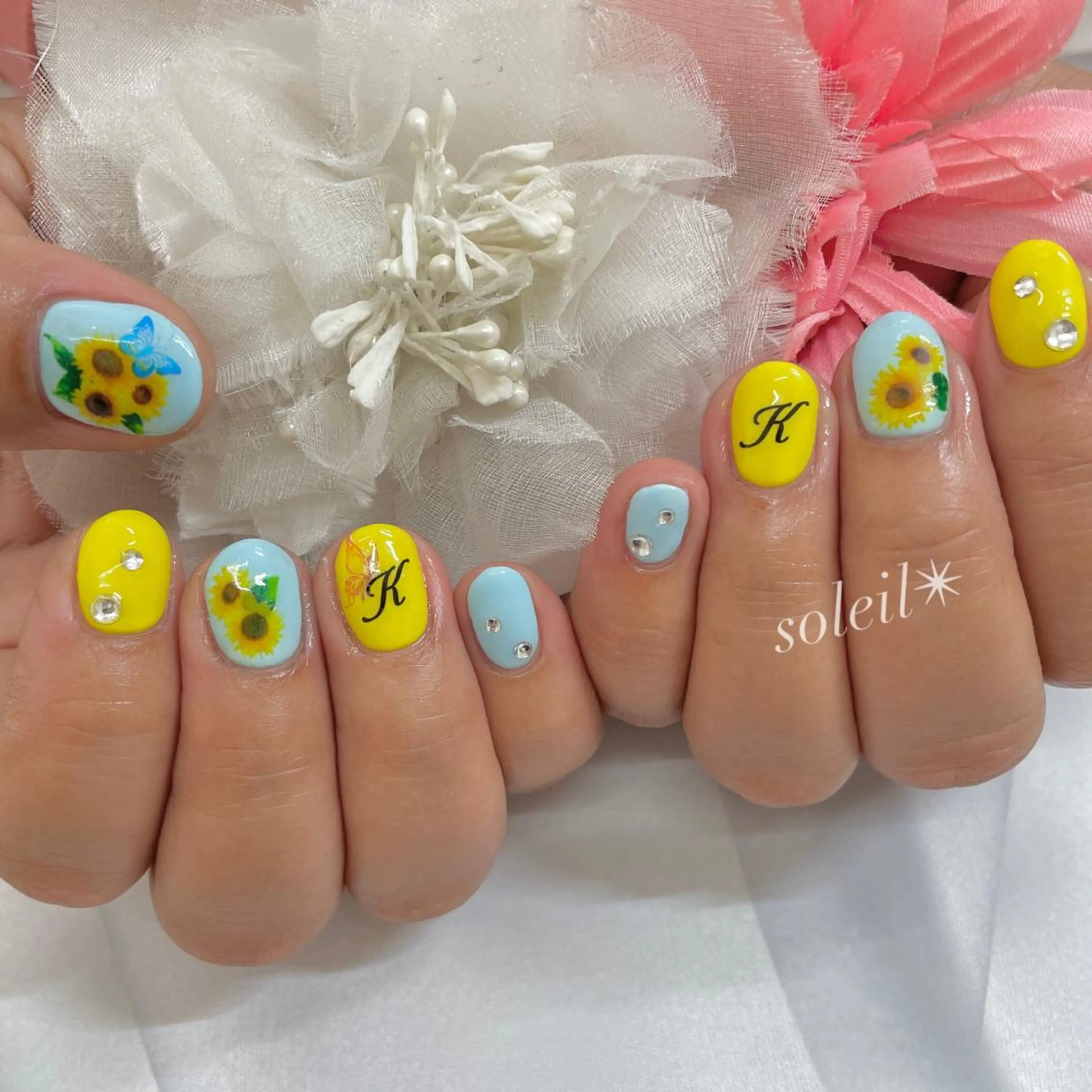 ネイル アートネイル ブルー フラワーネイル フレンチネイル ジェルネイル 粟津 美紀のネイルデザイン