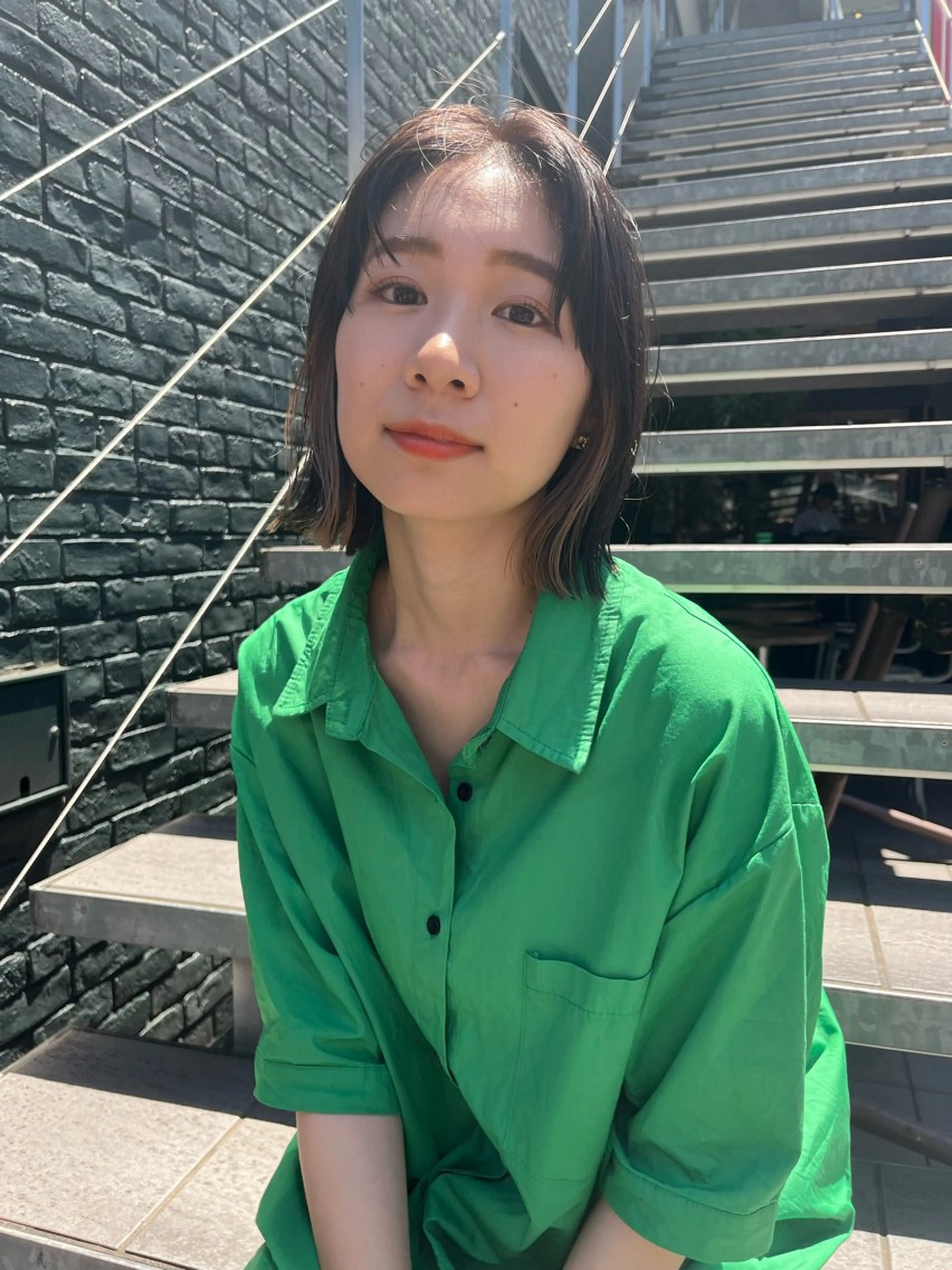 ショート カラー 切りっぱなしボブ イヤリングカラー インナーカラー ボブ ヘアカラー トリートメント ミルクティーベージュ 🌿店長　清水ひとみのヘアスタイル