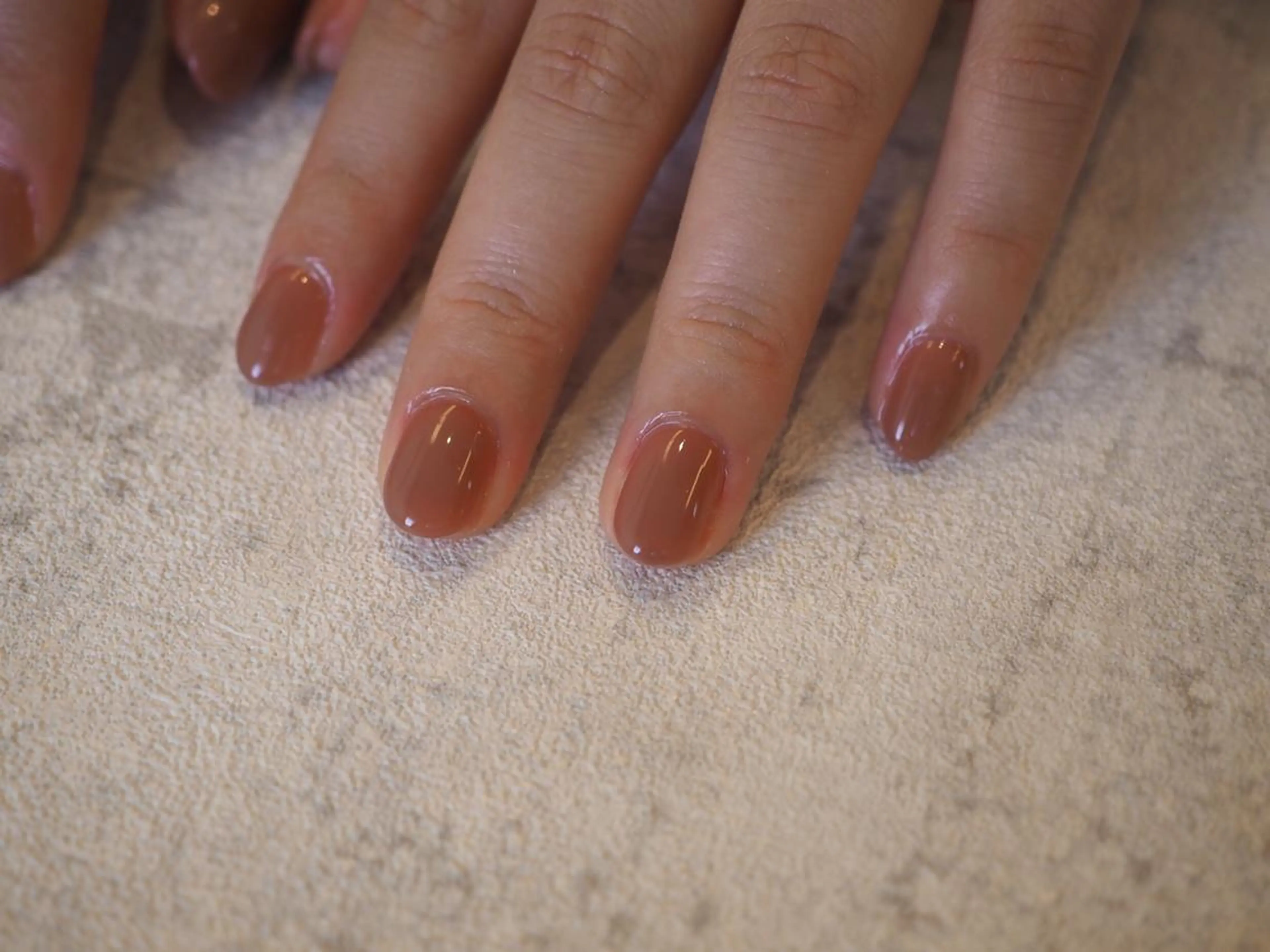 ネイル ブラウン ピンク ハンドネイル 田中 （ネイリスト）のネイルデザイン