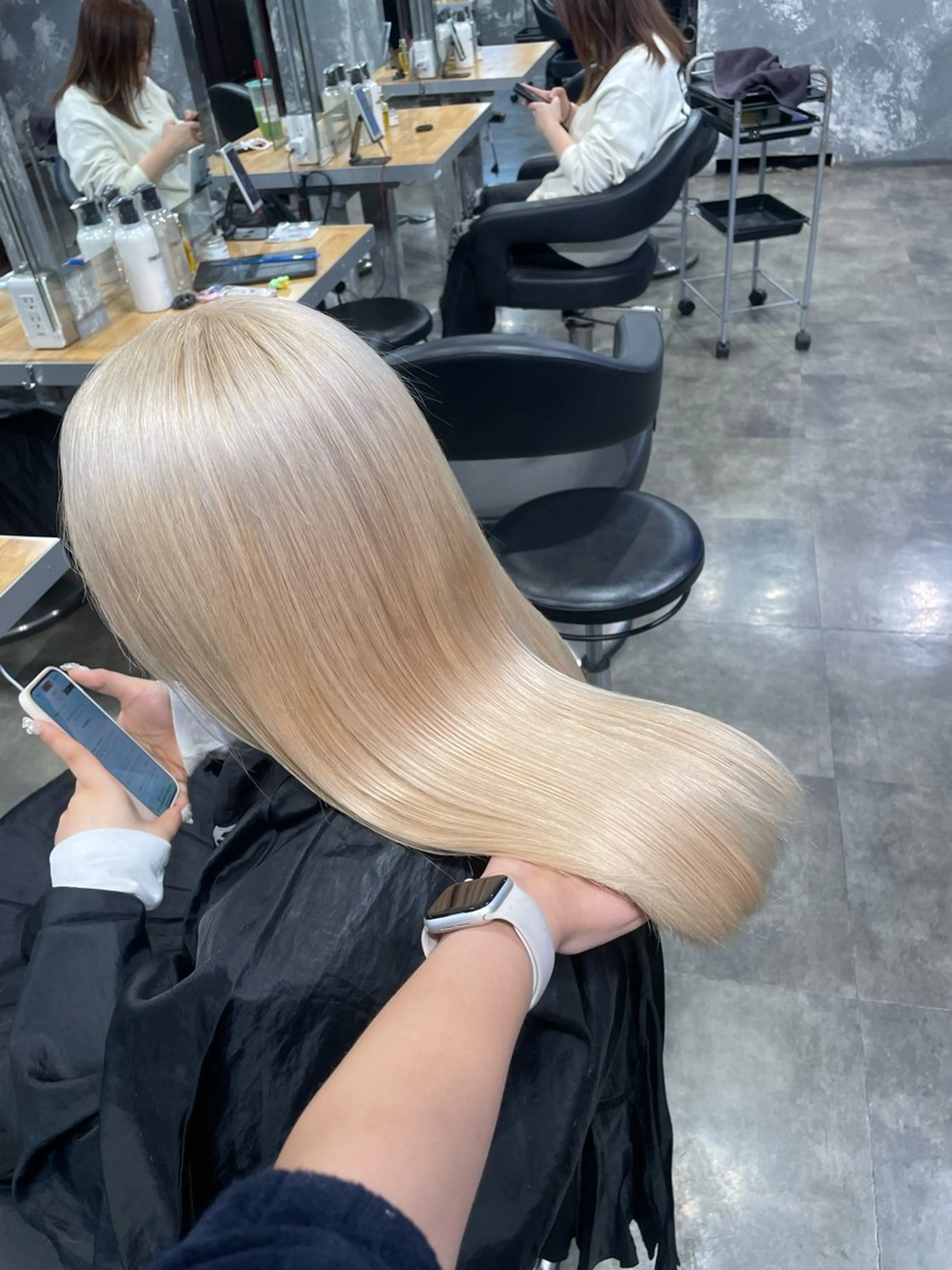 セミロング カラー ヘアカラー ハイトーン 横浜💞ミオのヘアスタイル