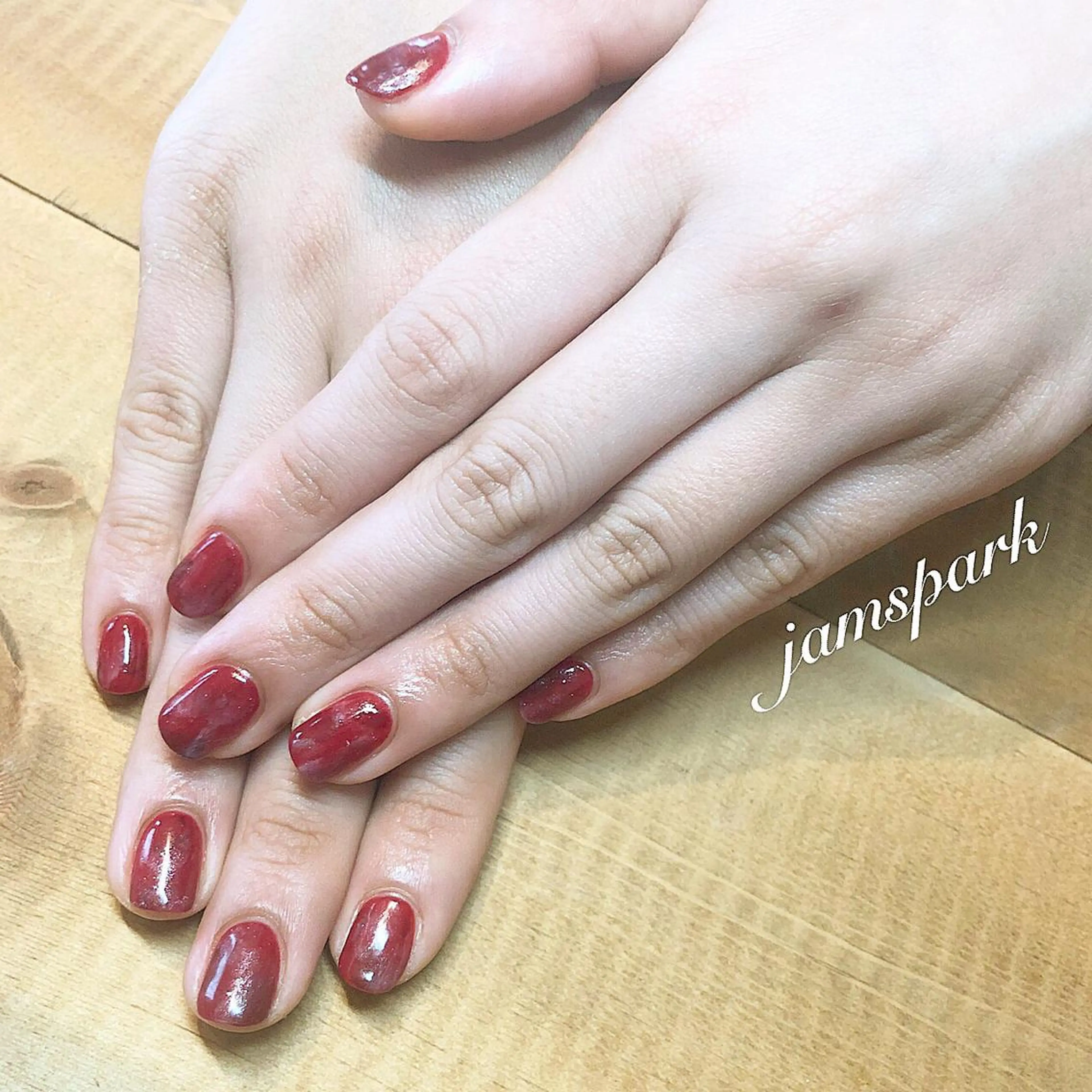 ネイル アートネイル 赤色 ショートネイル ハンドネイル jamspark ✨のネイルデザイン