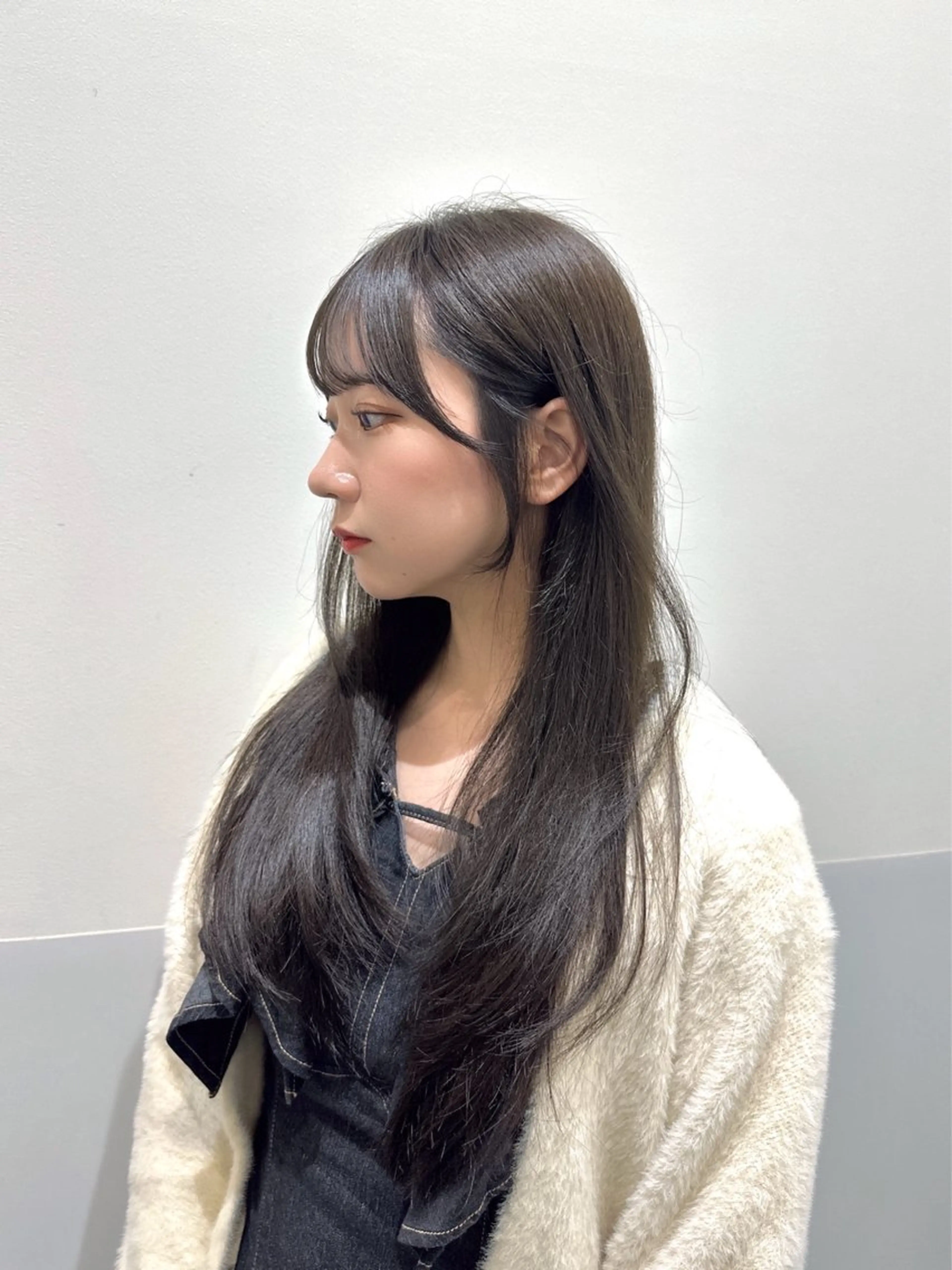 ロング カラー ブリーチ グレージュ ブリーチなしカラー 顔周りカット レイヤーカット カット ヘアカラー トリートメント LUMO所属・矢野 晃平のヘアスタイル