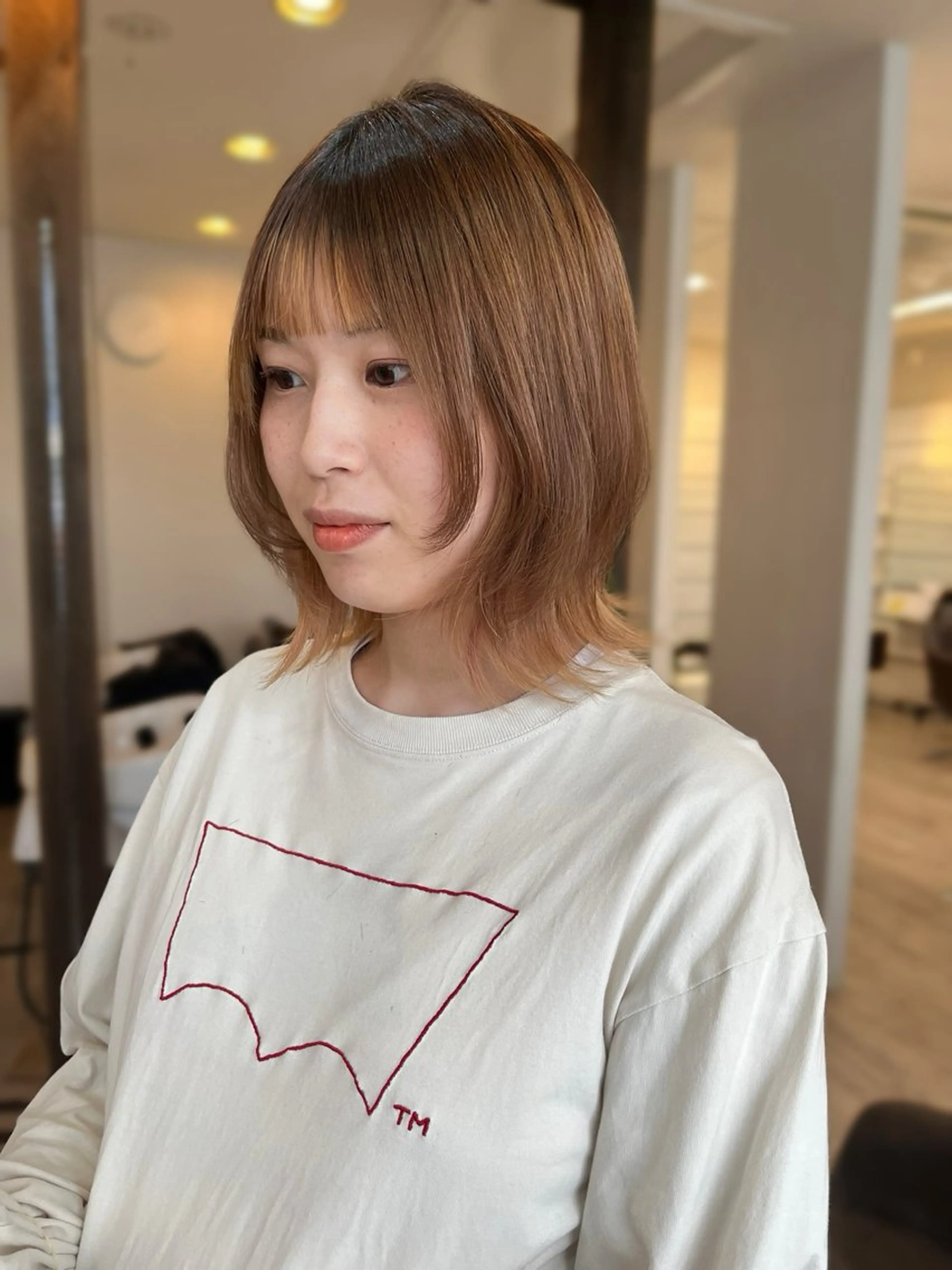 ミディアム 松島 綾子のヘアスタイル