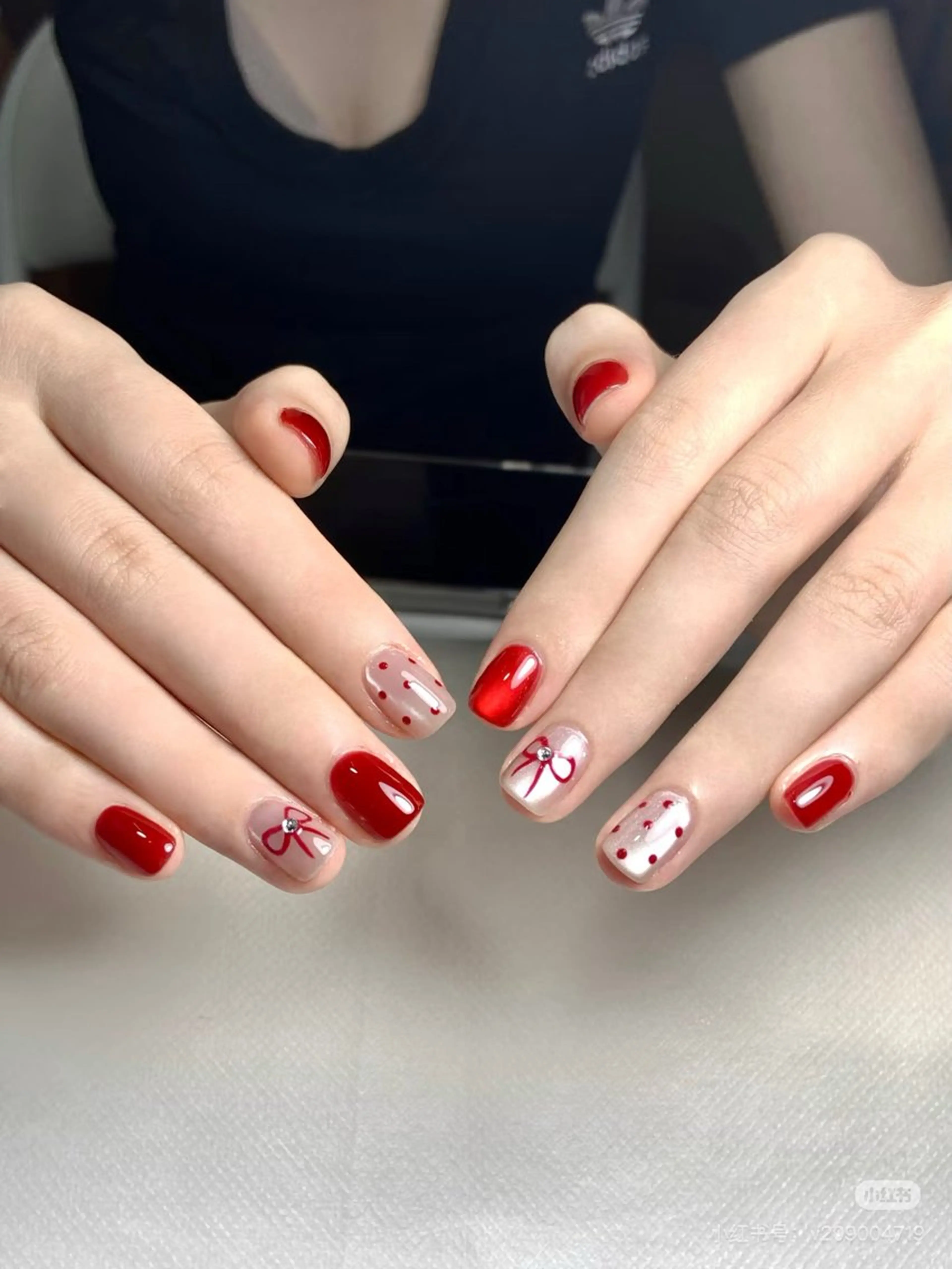 ネイル 成人式 ロングネイル マグネットネイル 大理石ネイル(マーブル) リボン ハンドネイル Momoa nail salon所属・MoMoA Nail ネイル長さ出し専門店のネイルデザイン