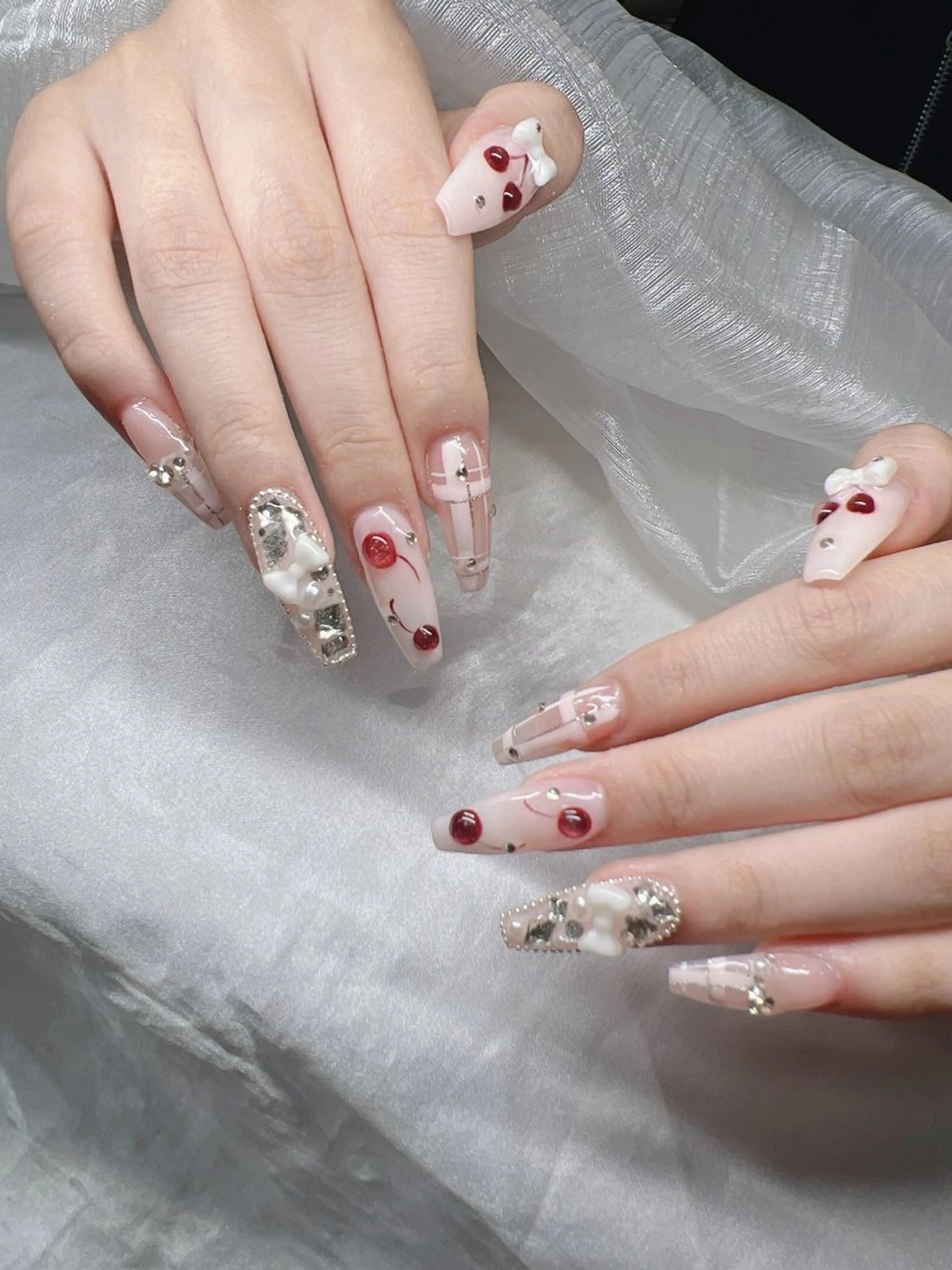 ネイル ハンドネイル Lee Nailsのネイルデザイン