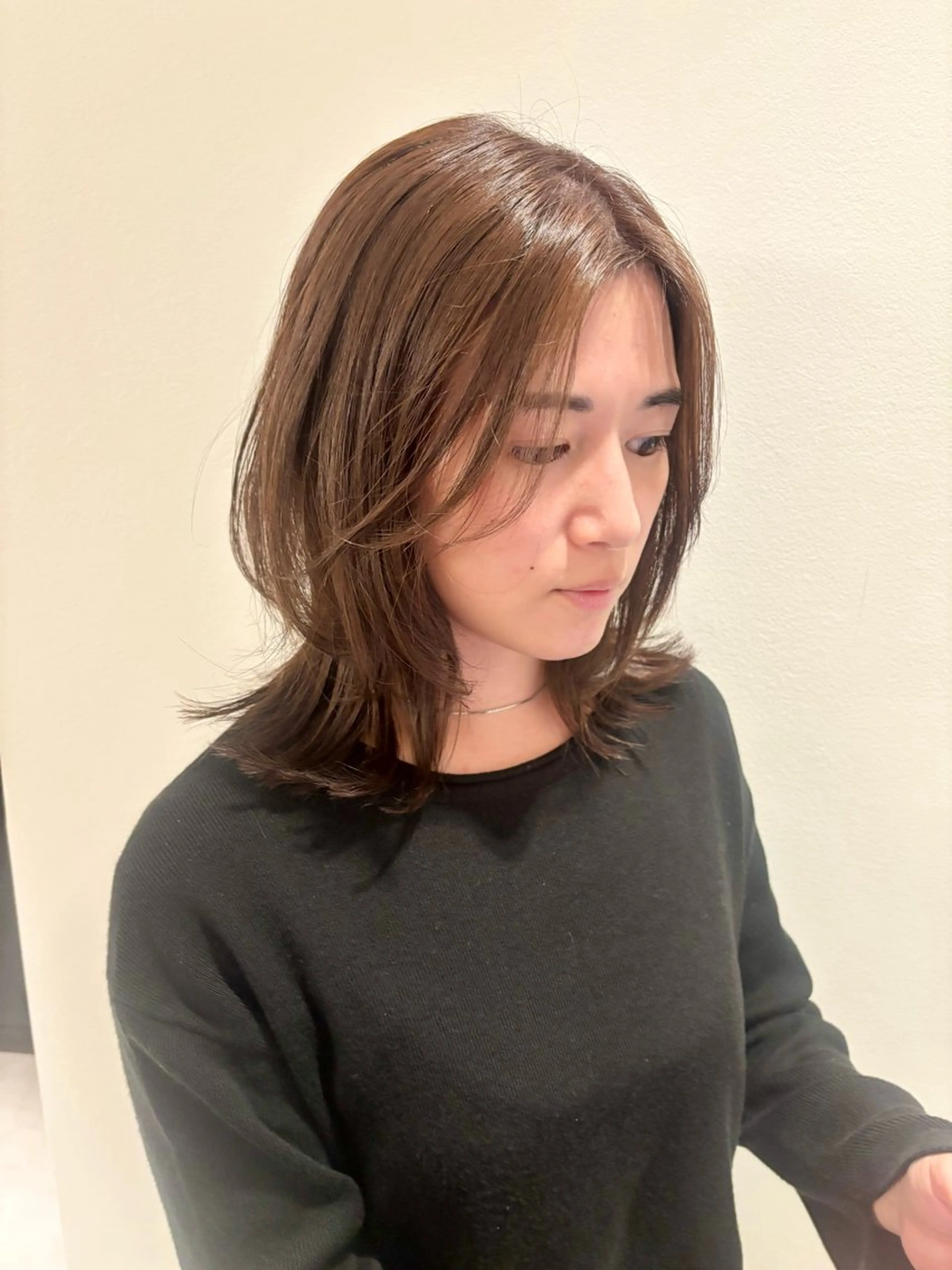 ミディアム ミディアムレイヤー レイヤーカット 小顔カット 苅郷 羽瑛のヘアスタイル