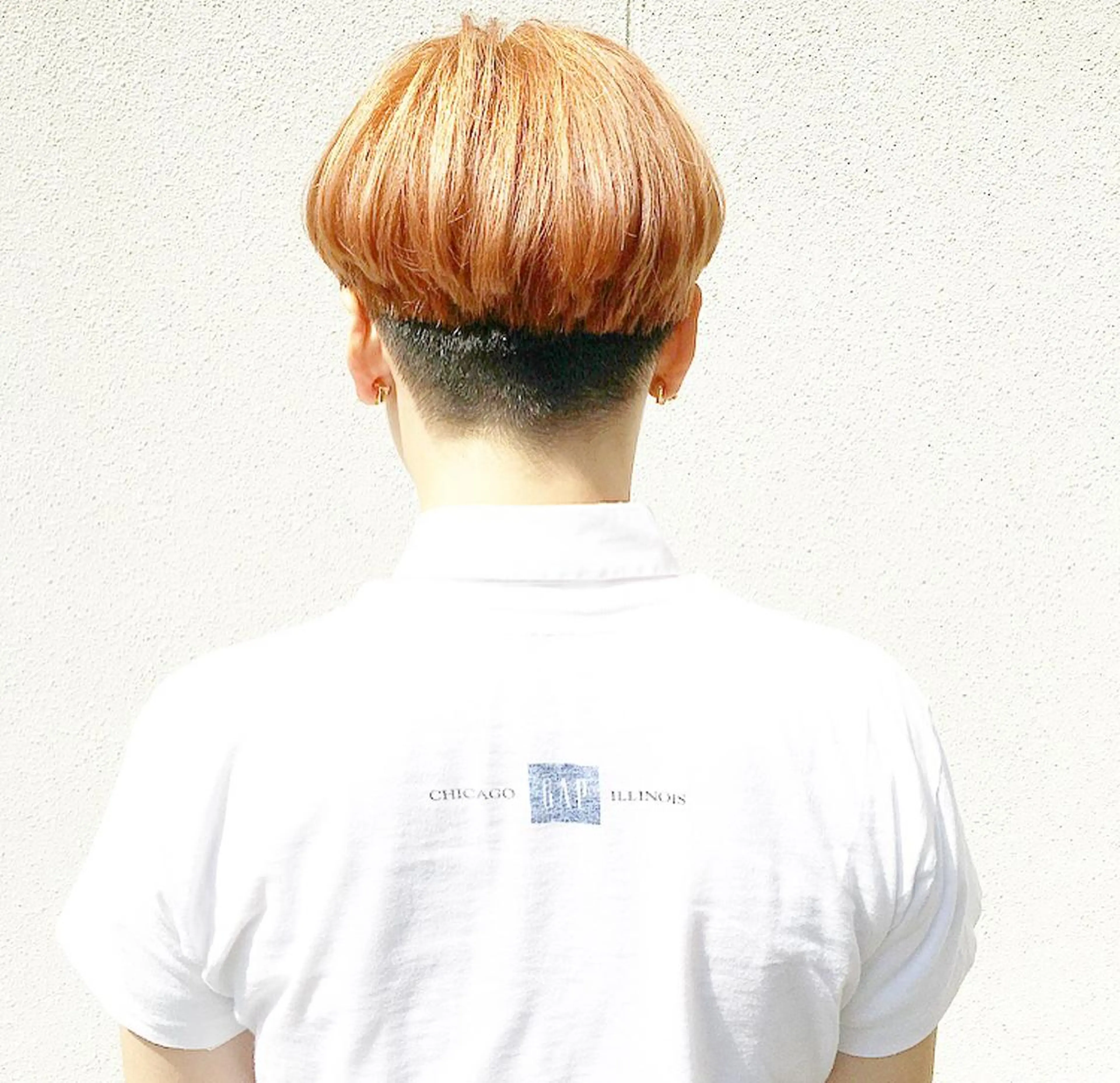 ショート カラー ブリーチ、パーマ 西部笑のヘアスタイル