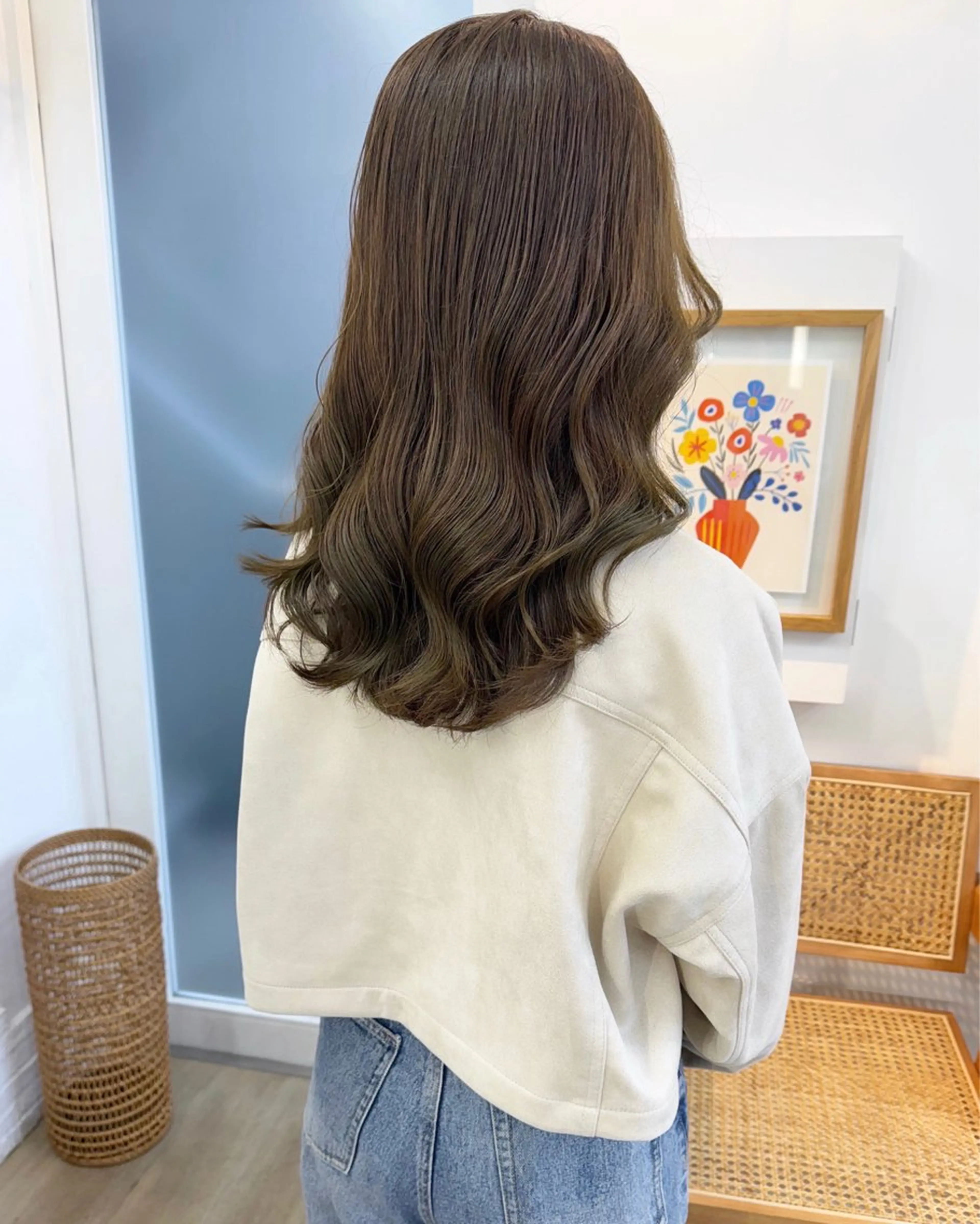 セミロング カラー ベージュカラー イルミナカラー オリーブベージュ カット ヘアカラー トリートメント あおやぎ ななのヘアスタイル