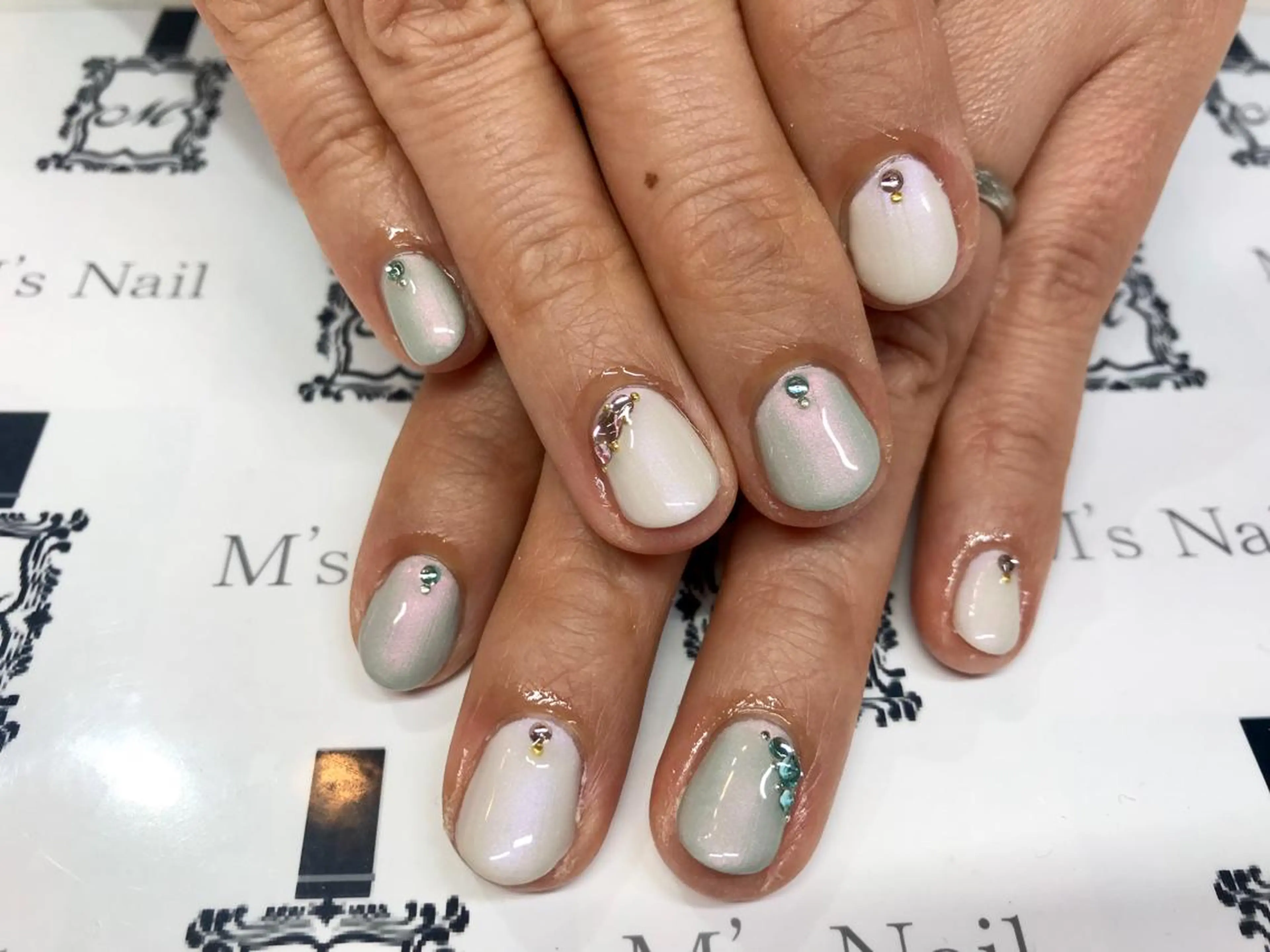 ネイル ストーンネイル M's nail所属・M's nail ..のネイルデザイン