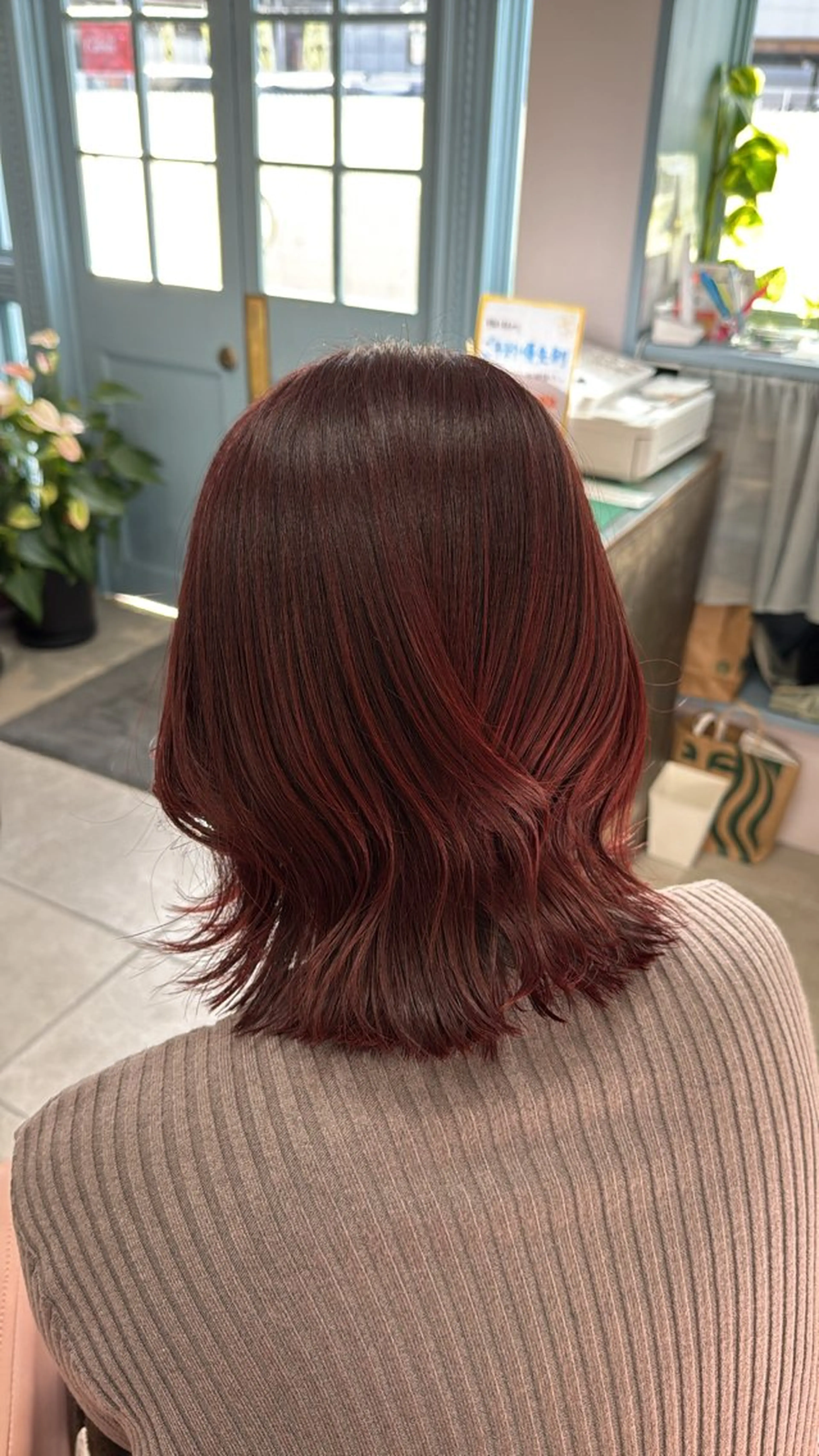 セミロング カラー ボブ くびれヘア 顔周りカット レイヤーカット 外ハネヘア カット ヘアカラー トリートメント Sakura .のヘアスタイル