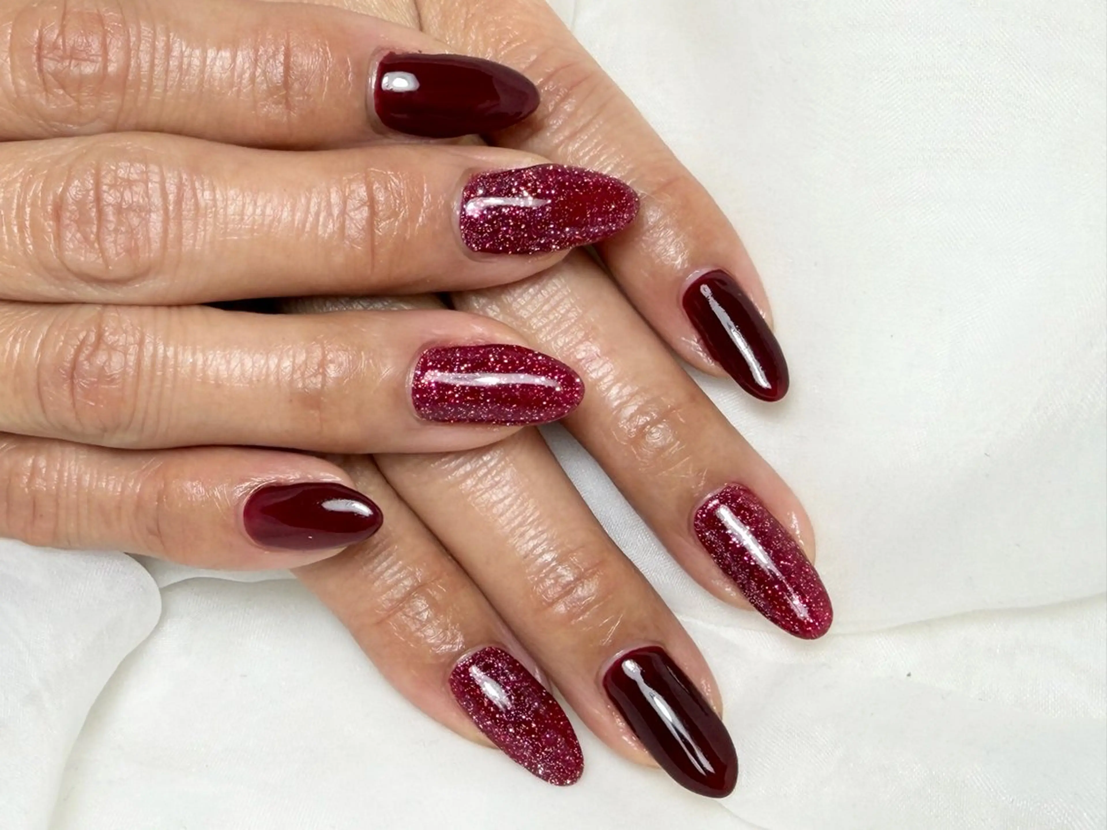 ネイル ボルドー ラメ(グリッター) ハンドネイル MIKA ♡のネイルデザイン