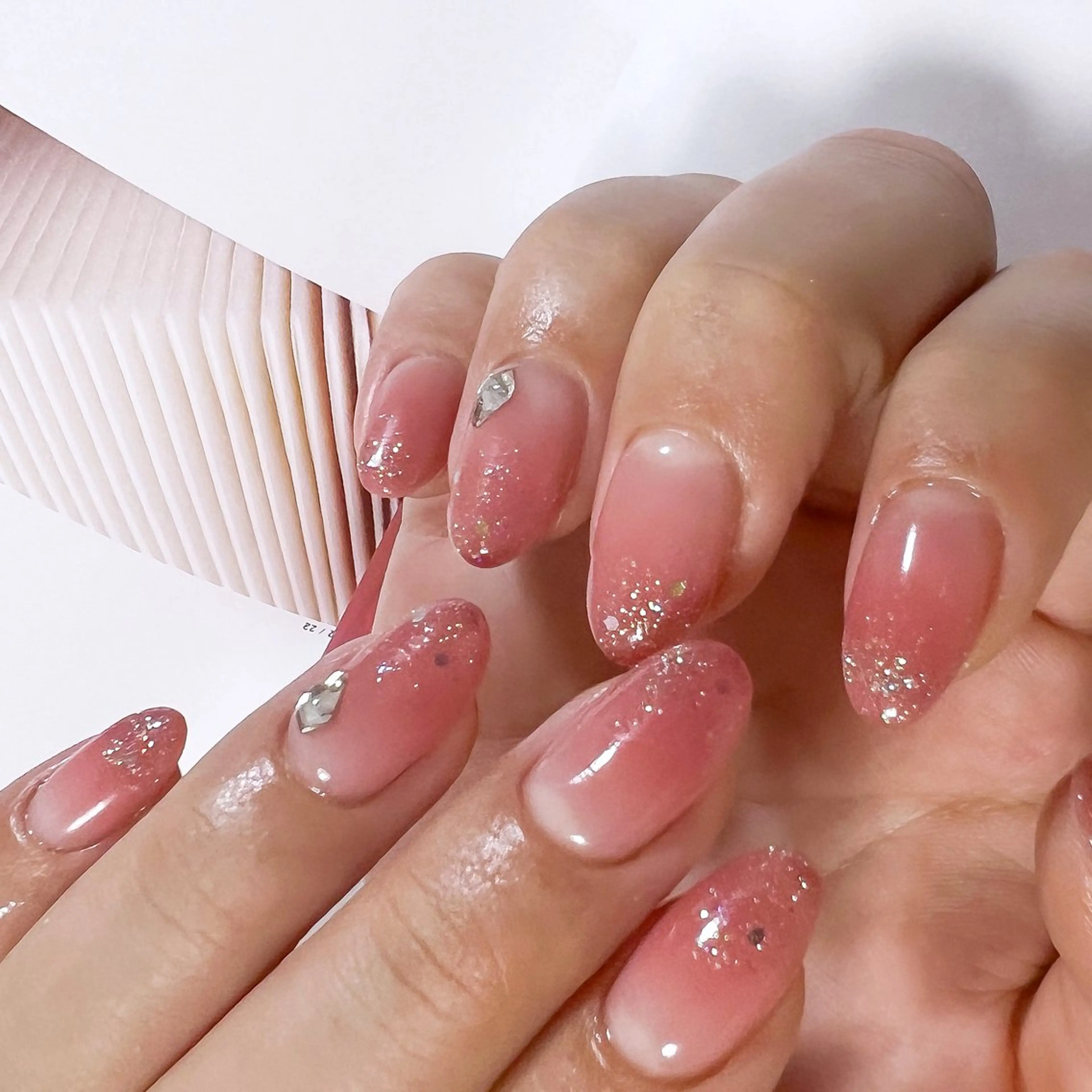 ネイル オーロラネイル チークネイル ラメ(グリッター) オレンジ シンプルネイル pointillé .ayaのネイルデザイン