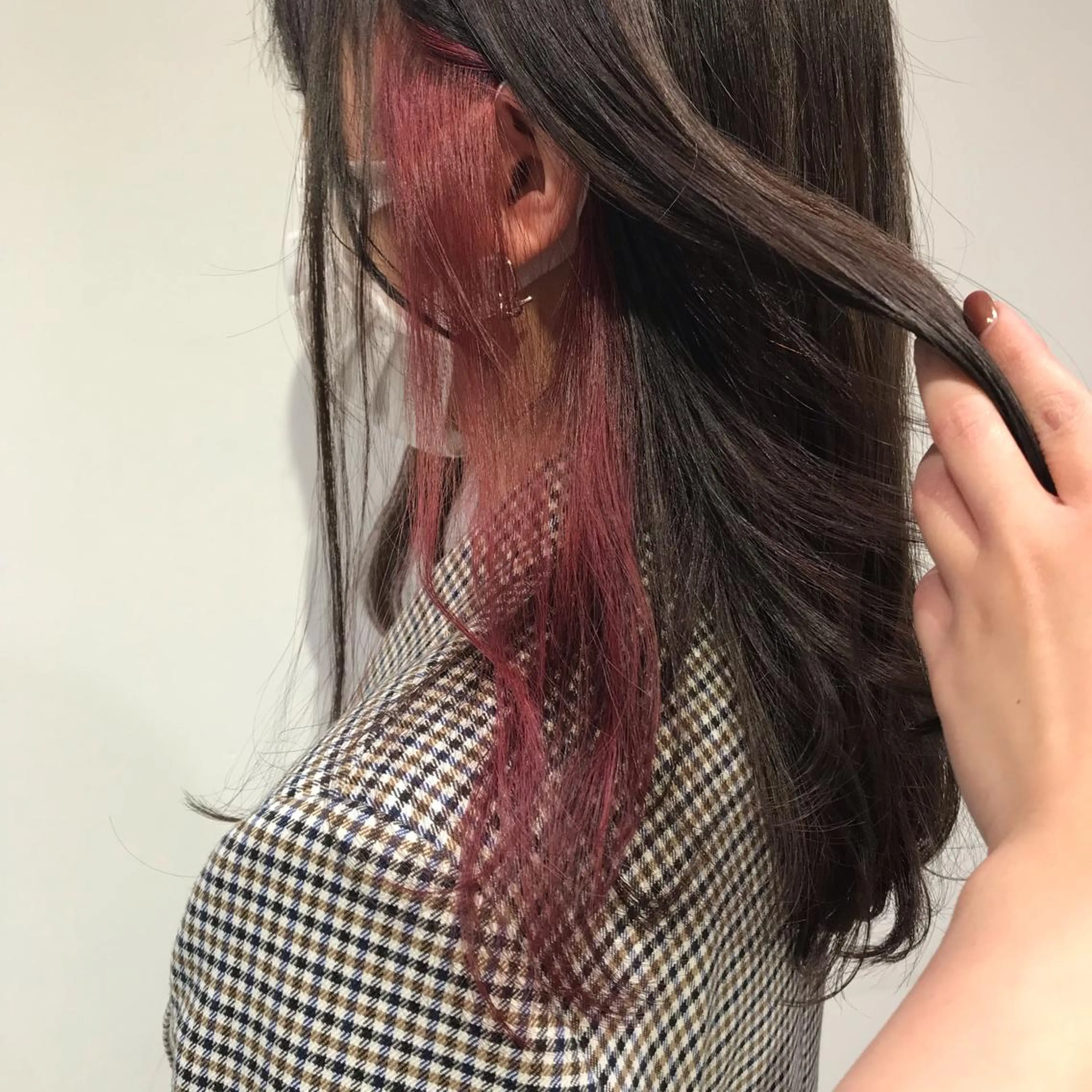 セミロング カラー イヤリングカラー ピンクカラー ヘアカラー トリートメント 暖色カラー🌹 中山由梨のヘアスタイル