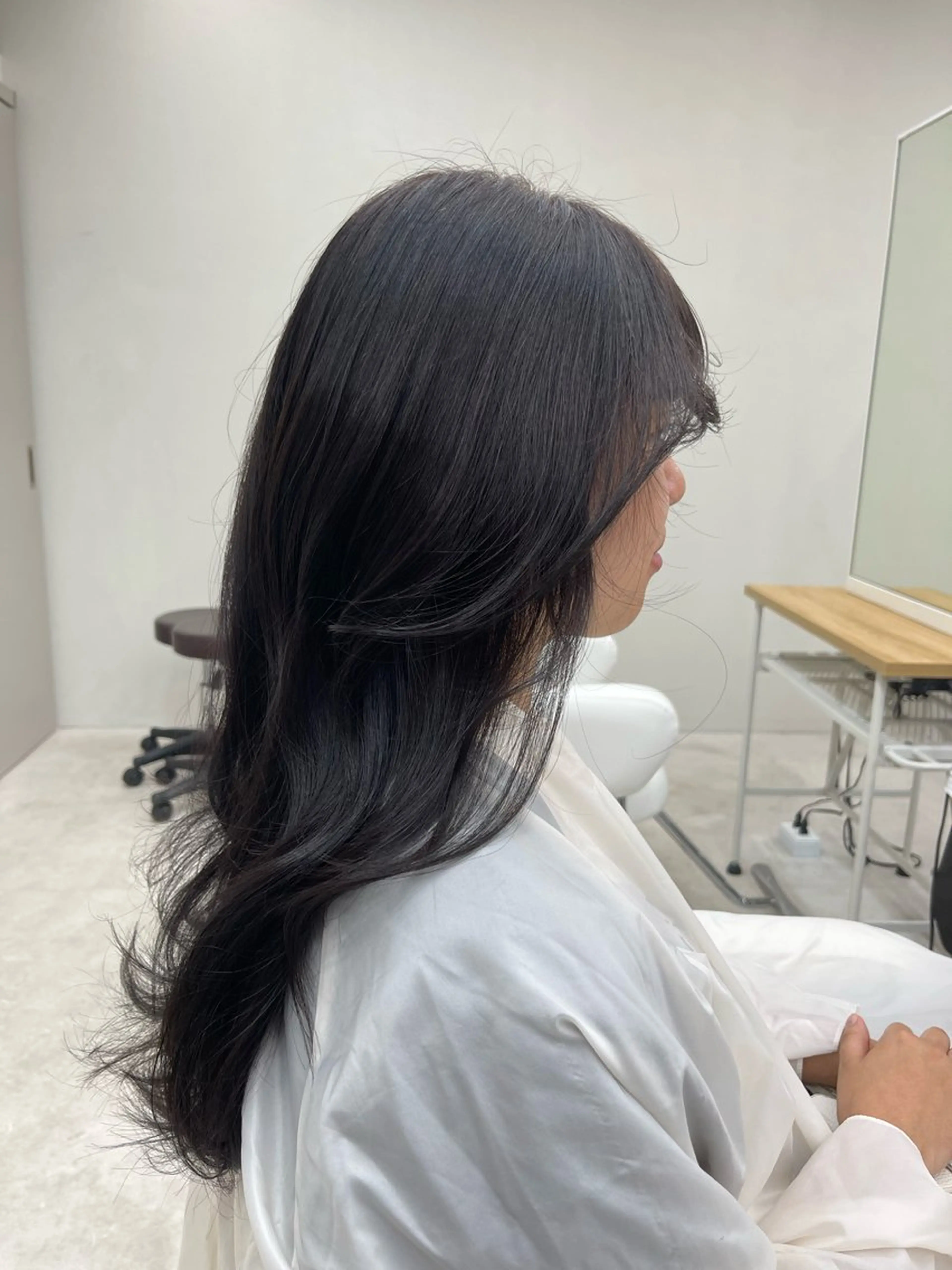 セミロング 透明感カラー🎨 磯部拓磨のヘアスタイル