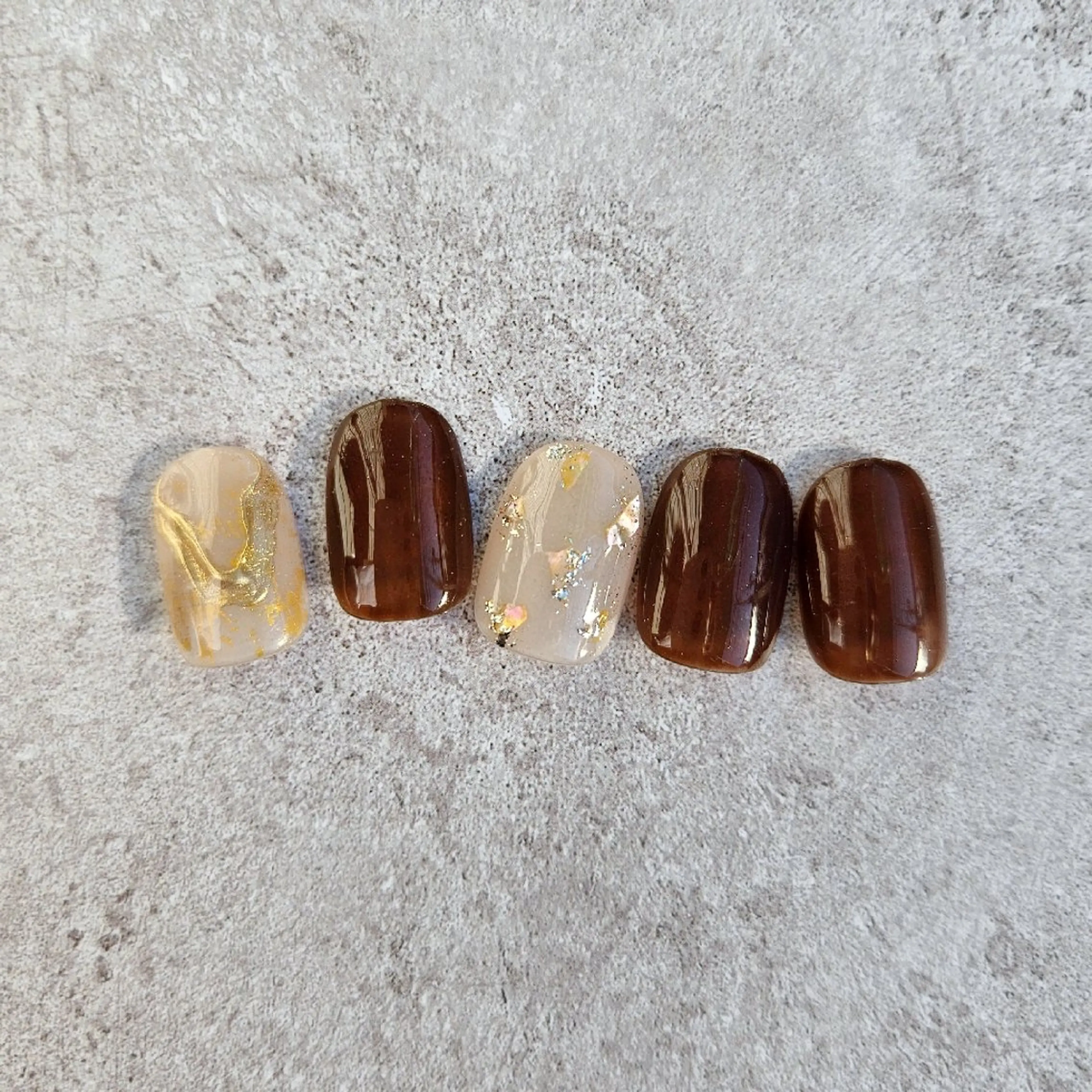 ネイル ブラウン ジェルネイル ニュアンスネイル パラジェル 冬ネイル ハンドネイル Nailsalon manoのネイルデザイン