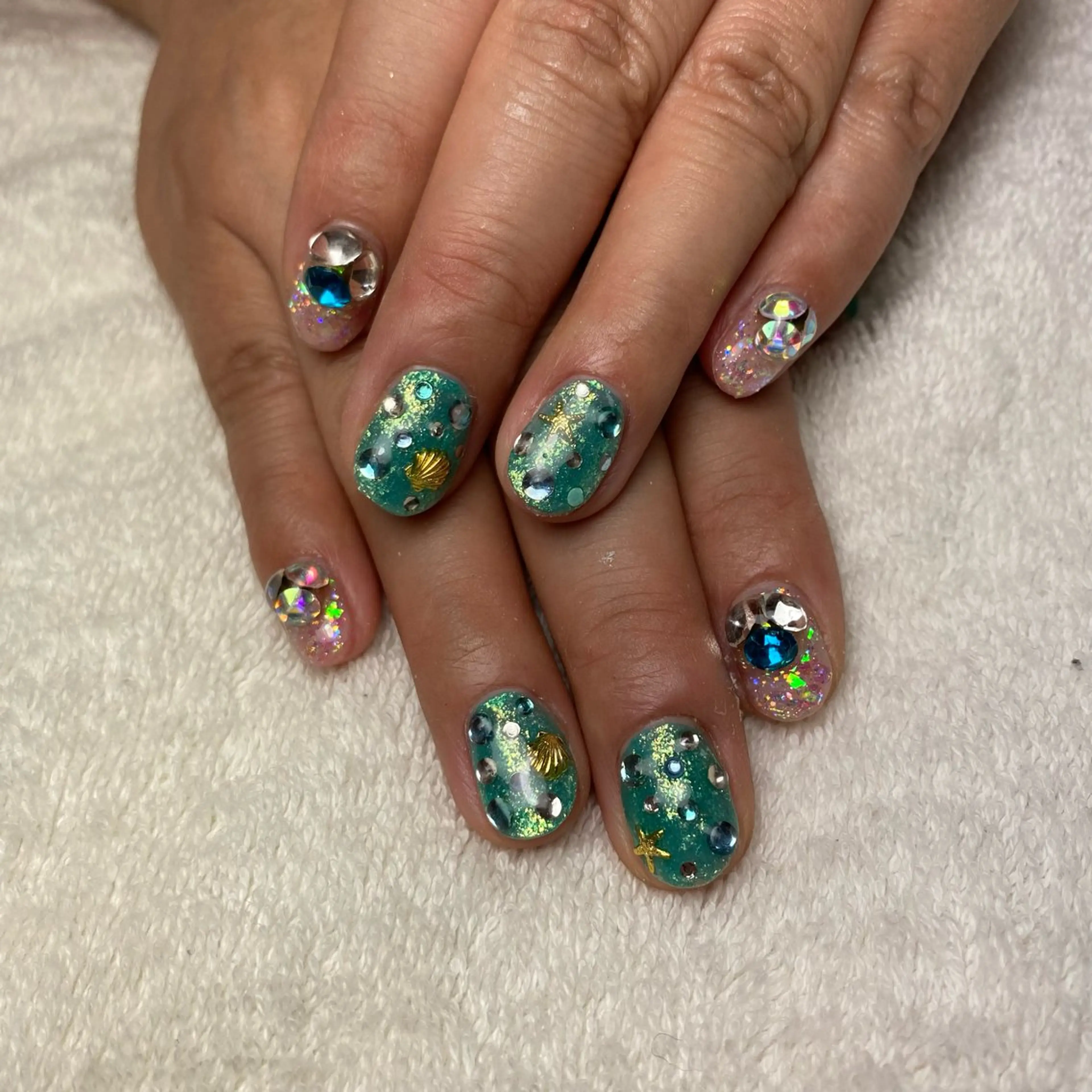 ネイル ラメ(グリッター) 夏ネイル ハンドネイル COCO+所属・COCO +のエステ・リラクイメージ