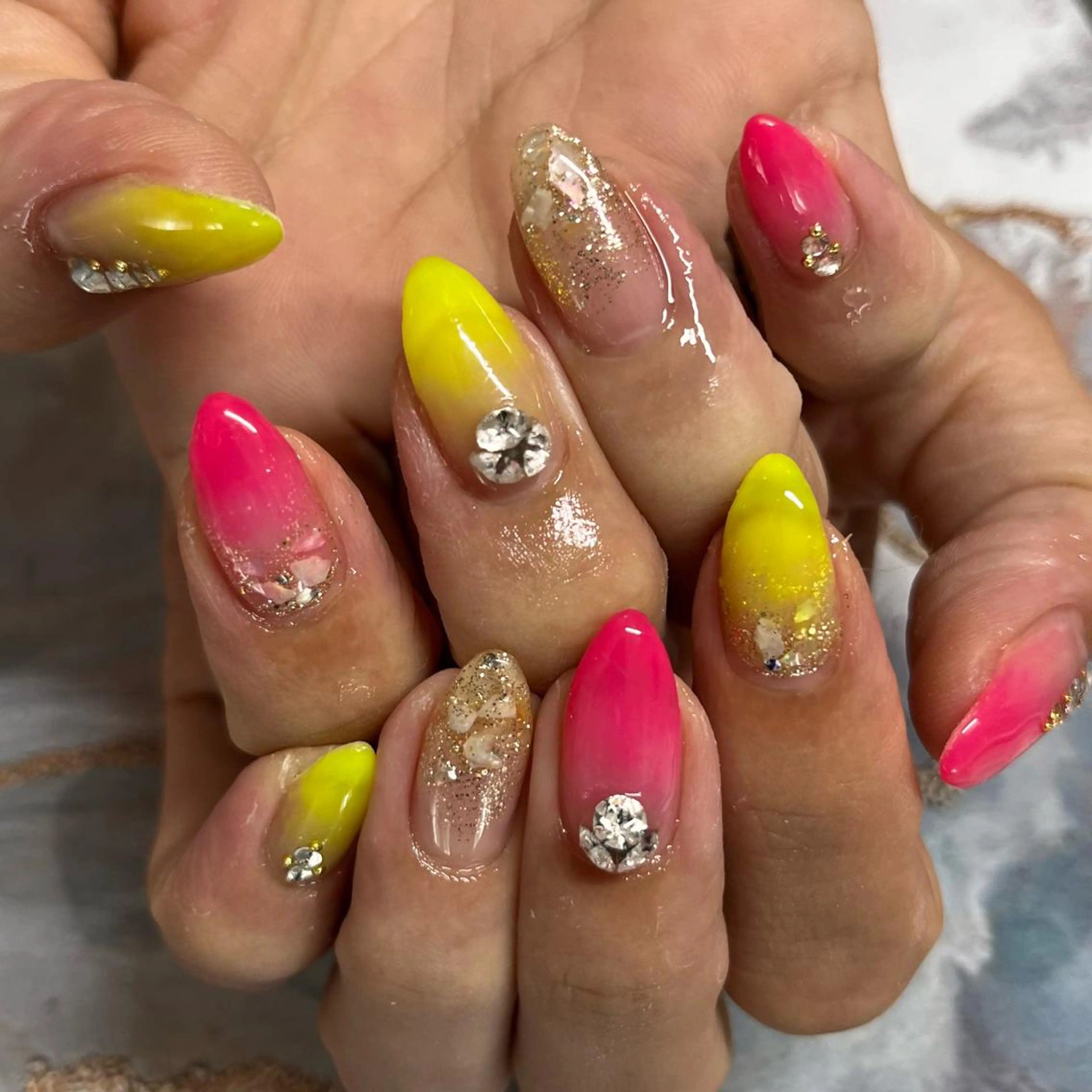 ミディアム ネイル MKY salonのネイルデザイン