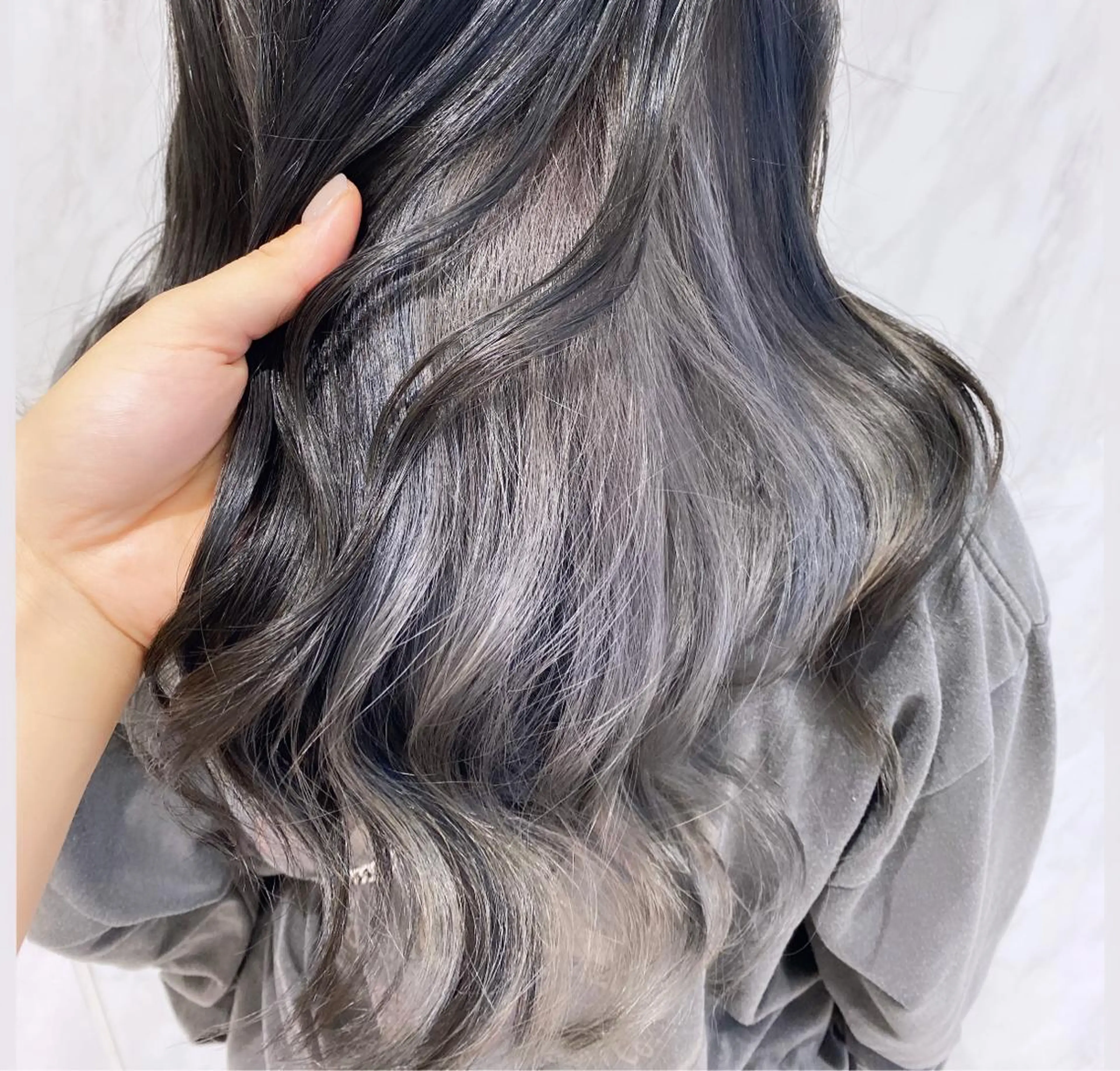 ロング カラー TRUCK トラックのヘアスタイル