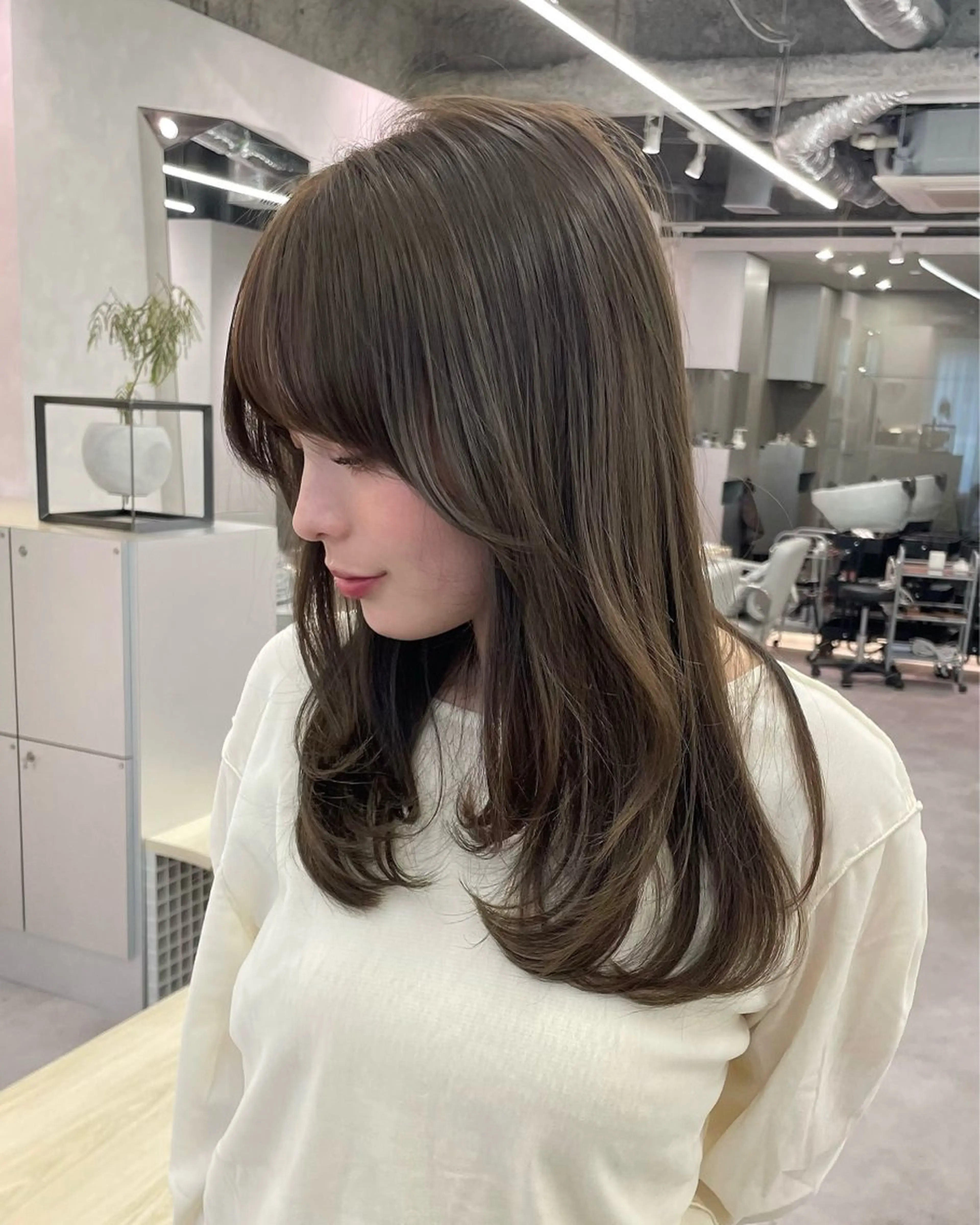 ミディアム カット ヘアカラー トリートメント 透明感カラー 🩰あさのヘアスタイル