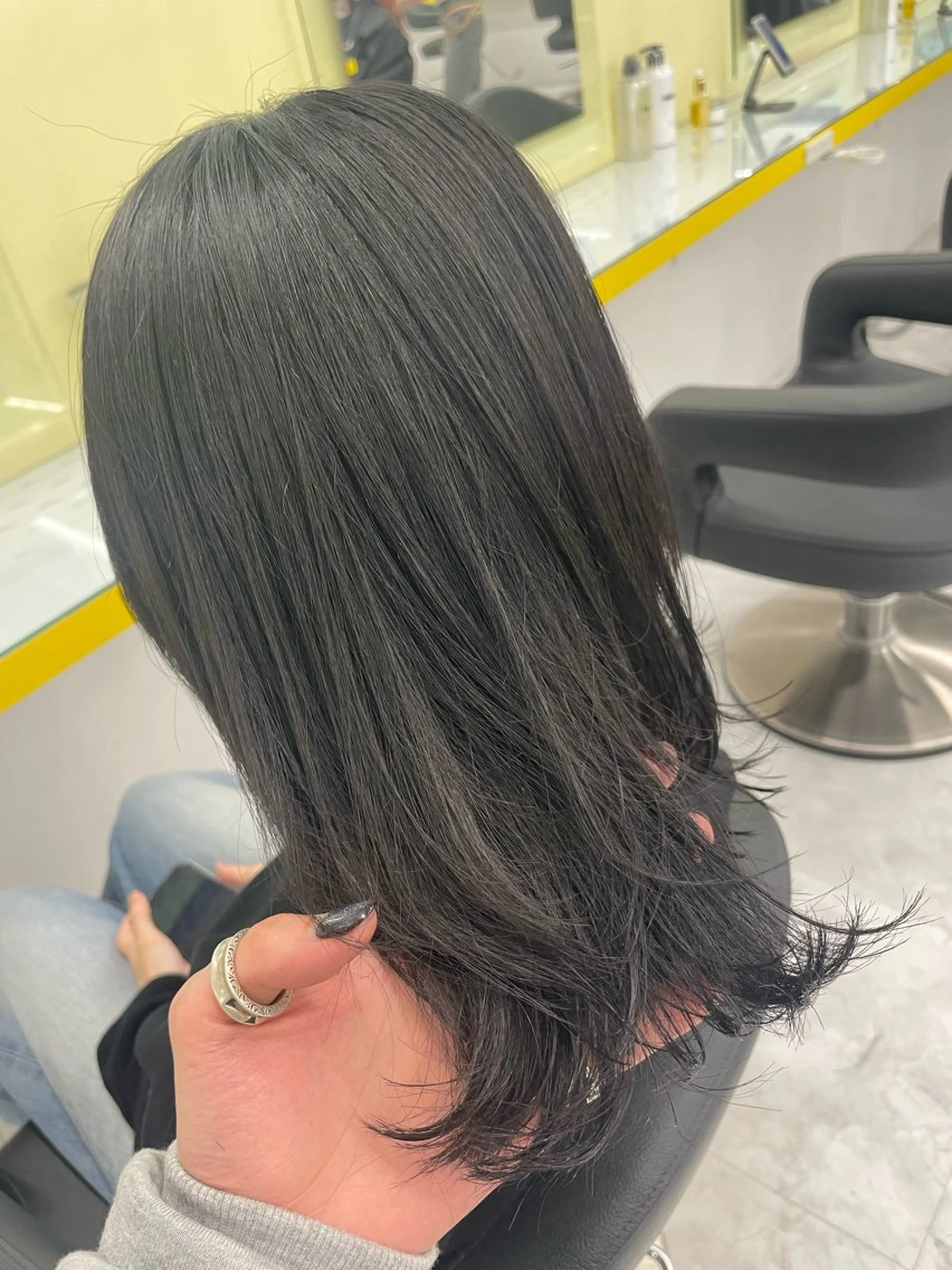 ミディアム カラー ヘアアレンジ カット ヘアカラー トリートメント ☁️縮毛矯正✖️ 赤み消し☁️りくのヘアスタイル