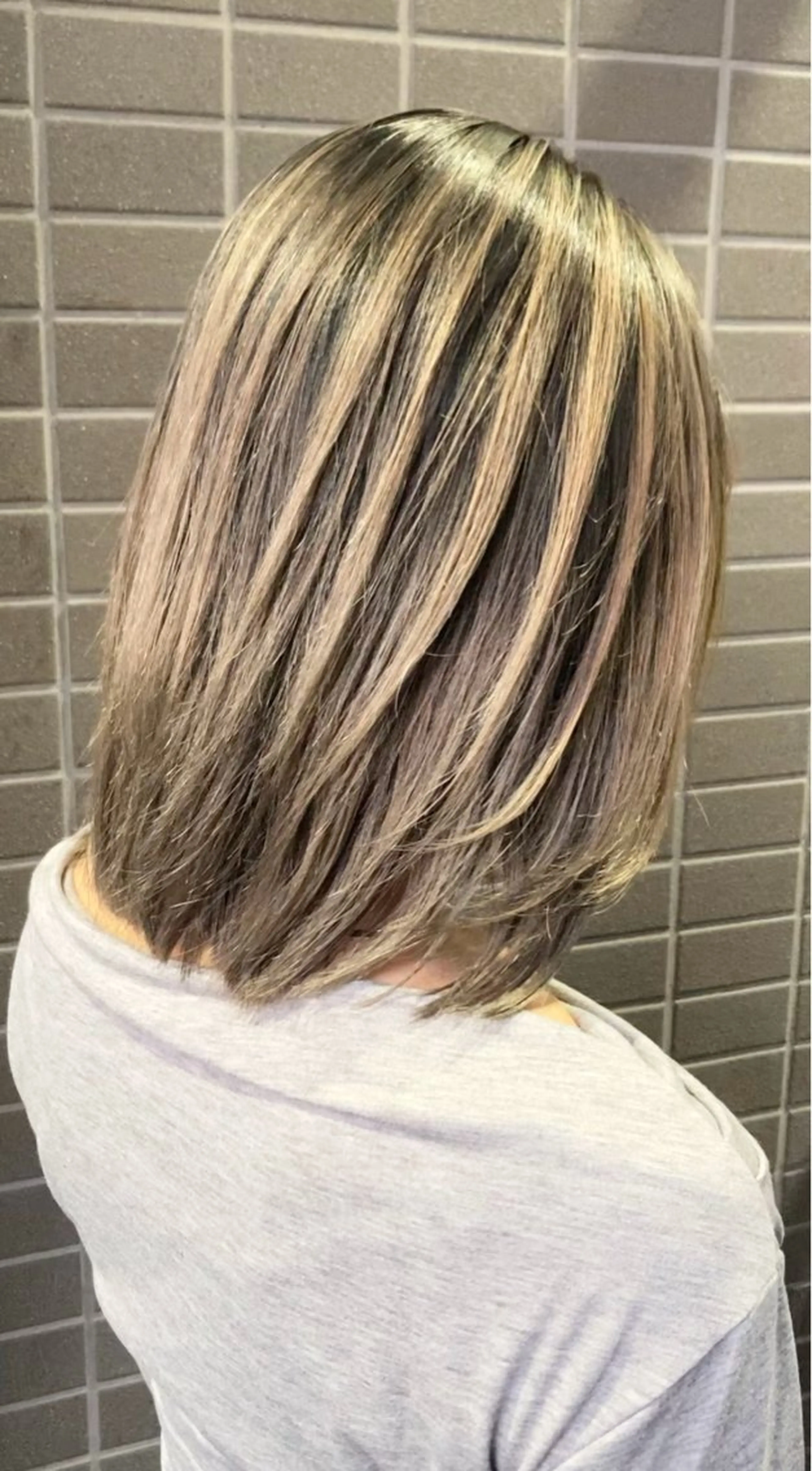 ミディアム カラー ヘアアレンジ バレイヤージュ レイヤーカット カット ヘアカラー 🧶ブリーチカラー TERU🧶のヘアスタイル