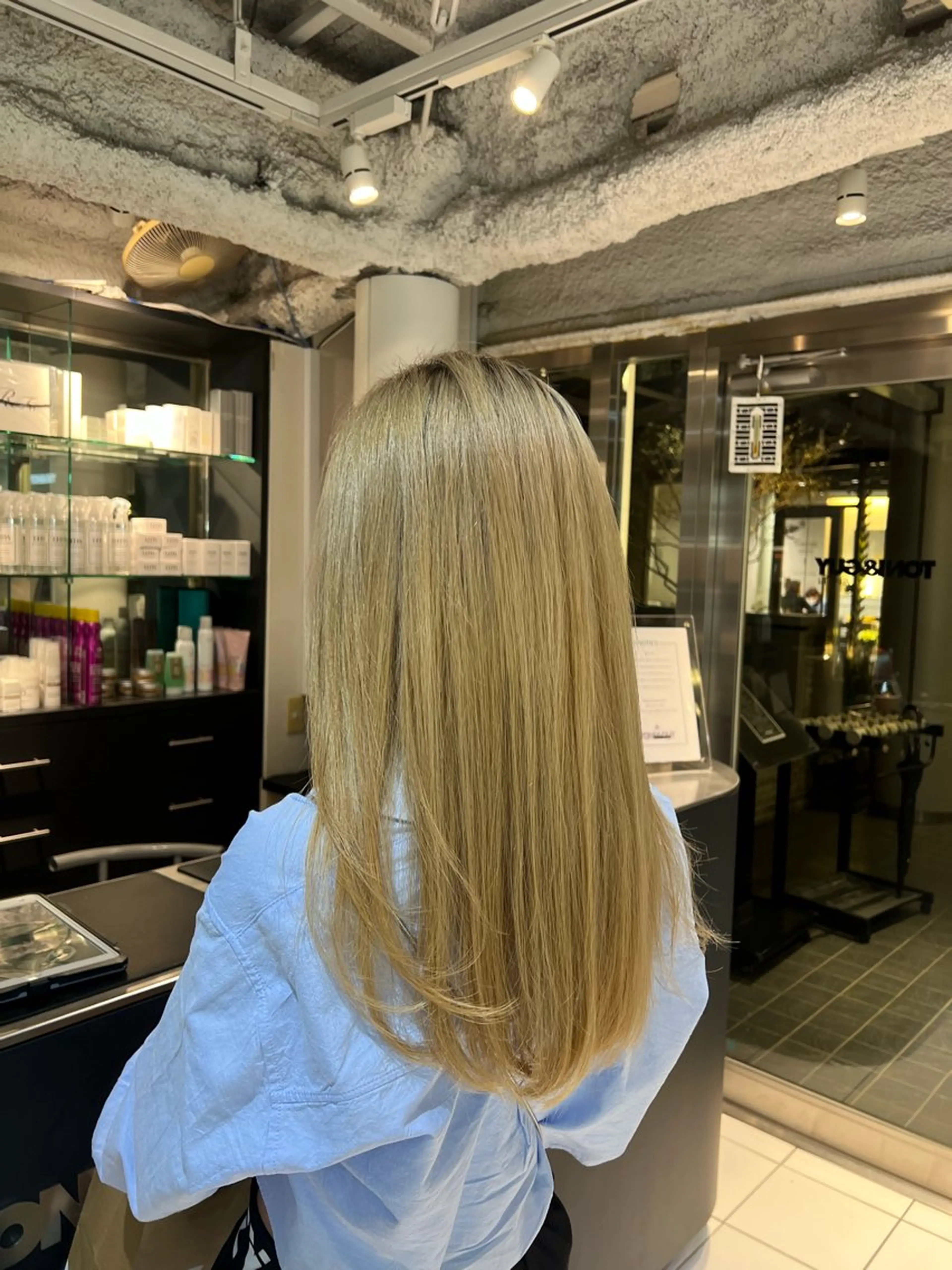 ロング レイヤーカット ハッタ ミクのヘアスタイル