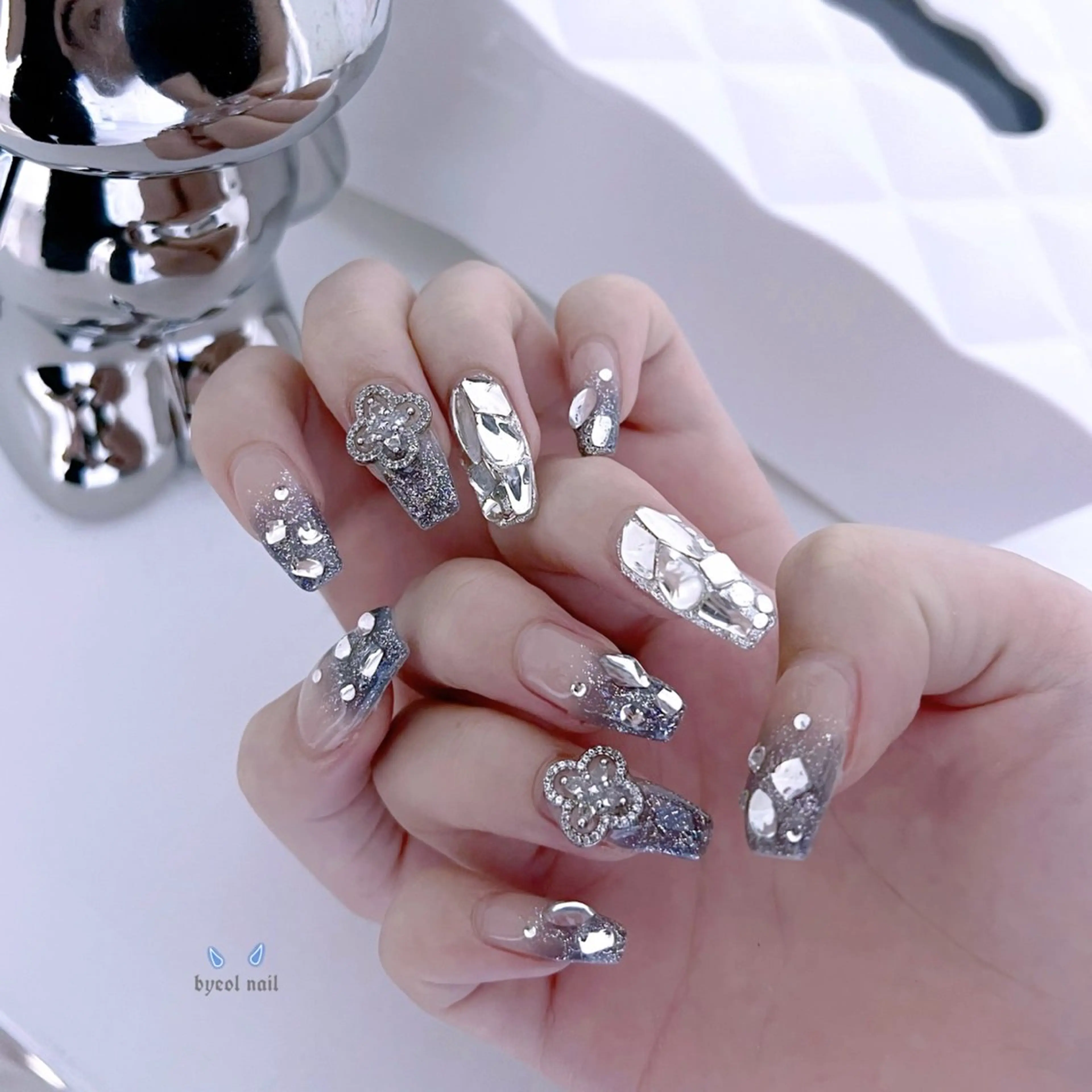 ネイル ハンドネイル byeol  nail (ビョルネイル)所属・🌧byeol nail🤍のネイルデザイン