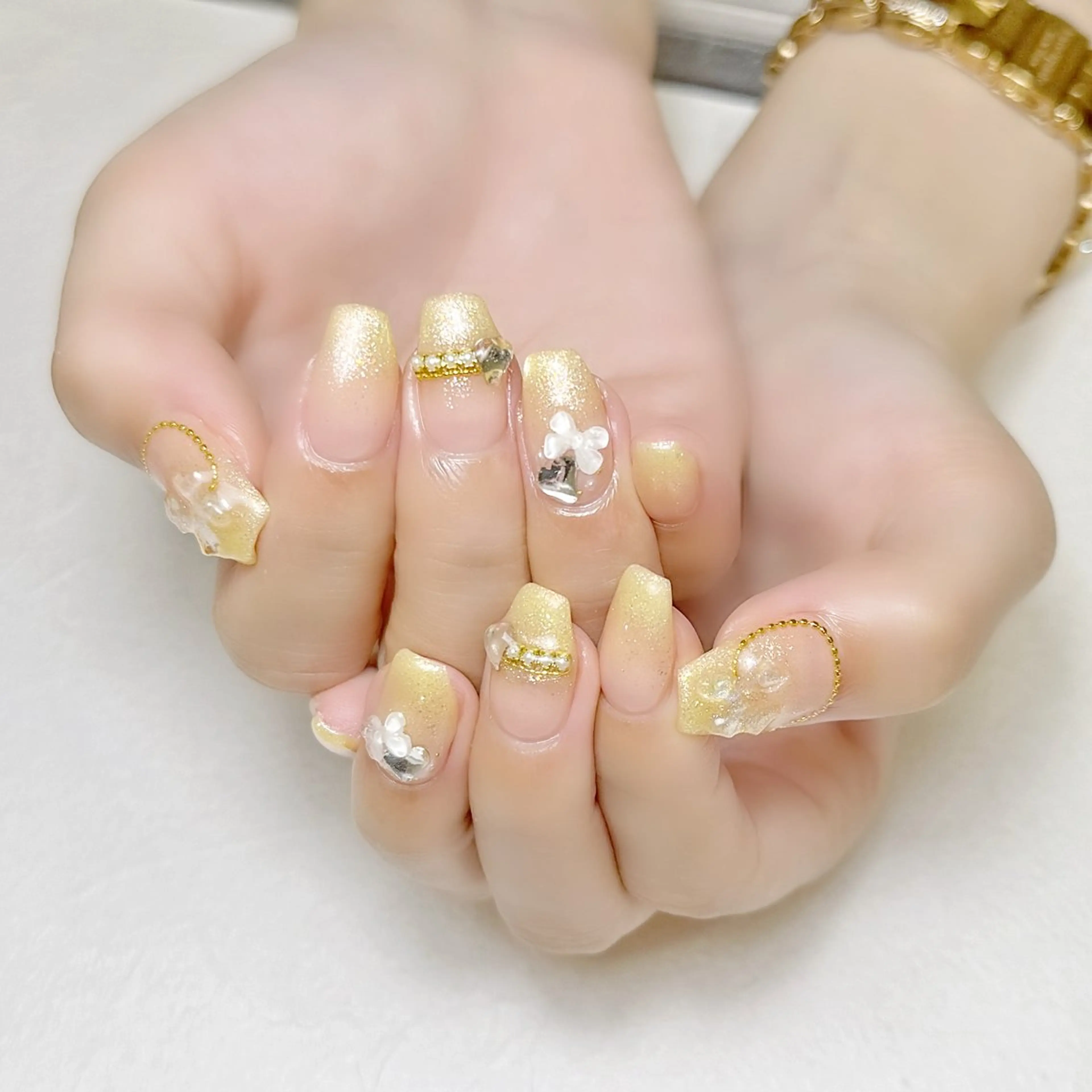 ネイル グラデーション キラキラネイル リボン 夏ネイル 黄色 rouse nail RISATOのネイルデザイン
