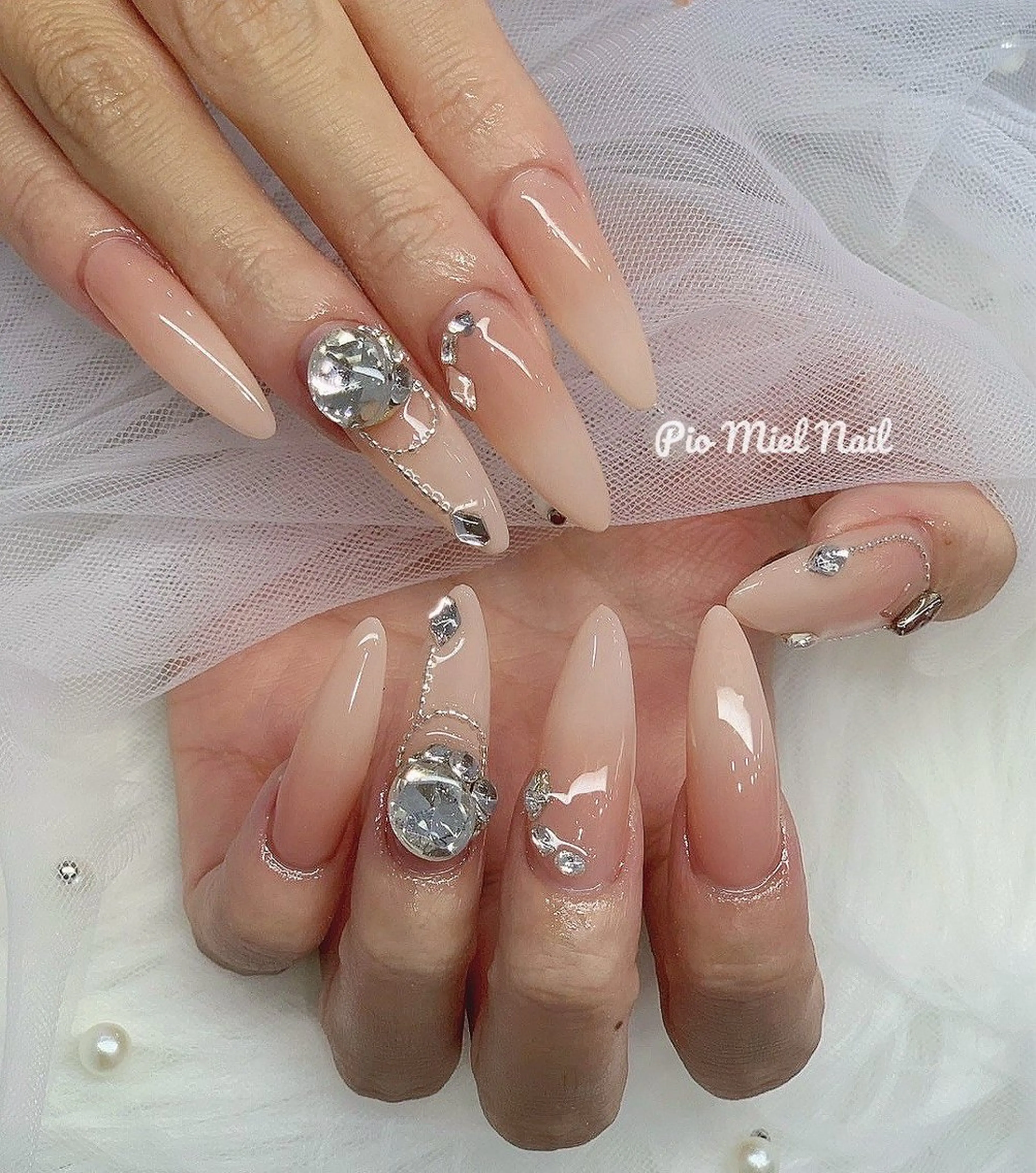 ネイル オフィスネイル シンプルネイル ハンドネイル momo 長さだしのネイルデザイン