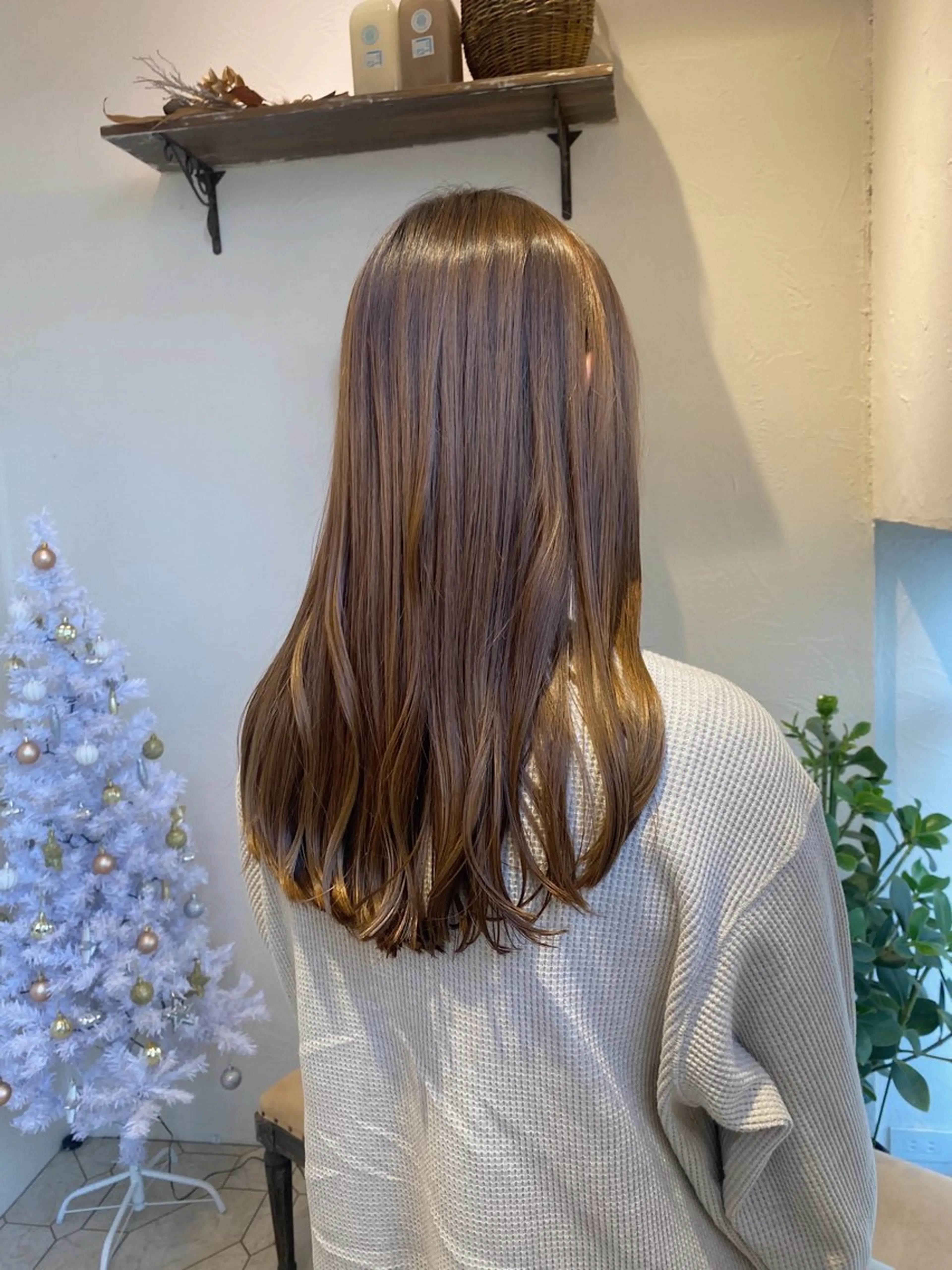 ミディアム レイヤーカット ヘアカラー 艶カラー/ 縮毛矯正 /   タキダのヘアスタイル