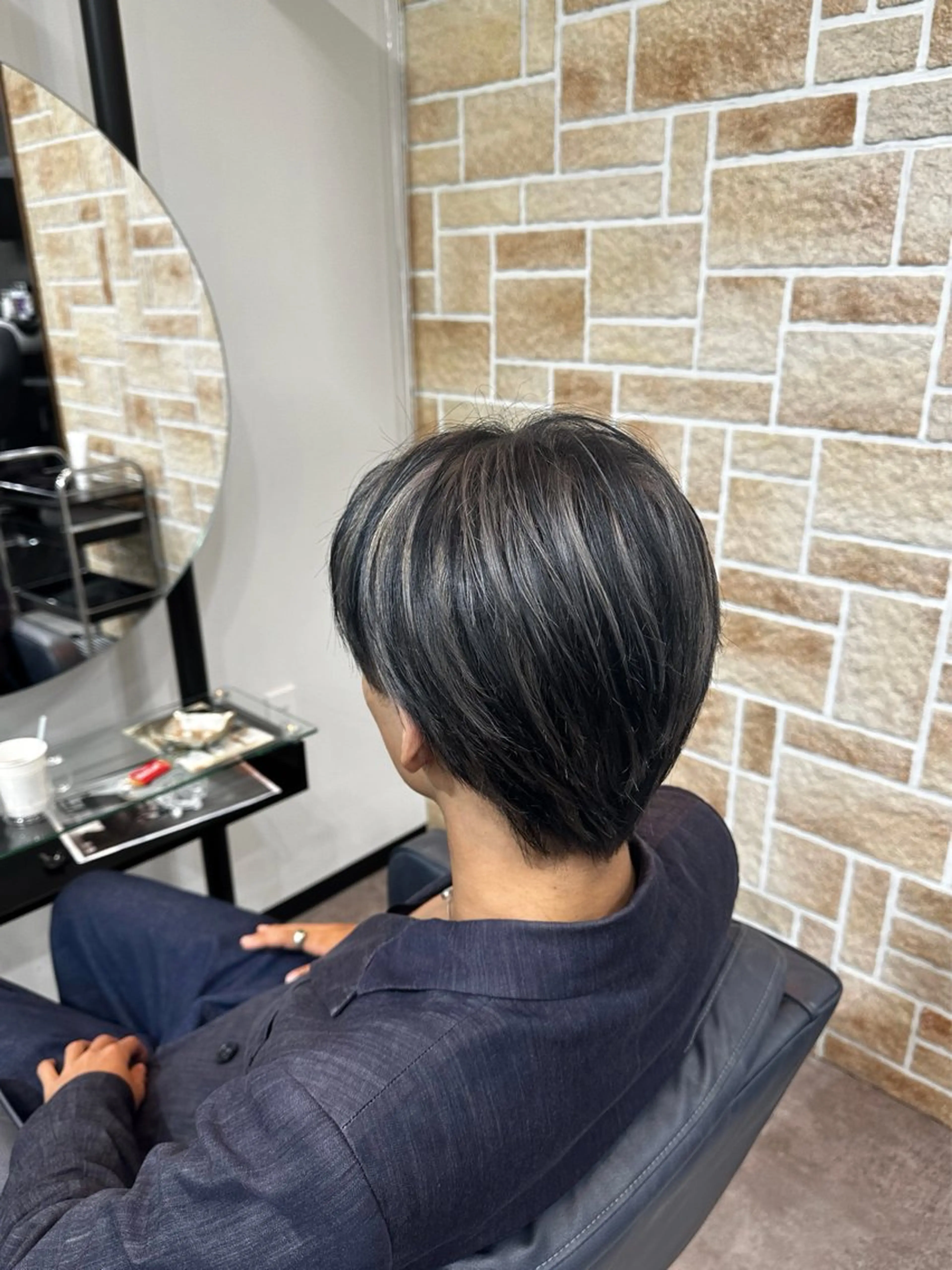 カラー メンズ メンズブリーチ メンズハイライト ブリーチ 透明感カラー ハイライトカラー ヘアカラー 栗谷 竜希のヘアスタイル