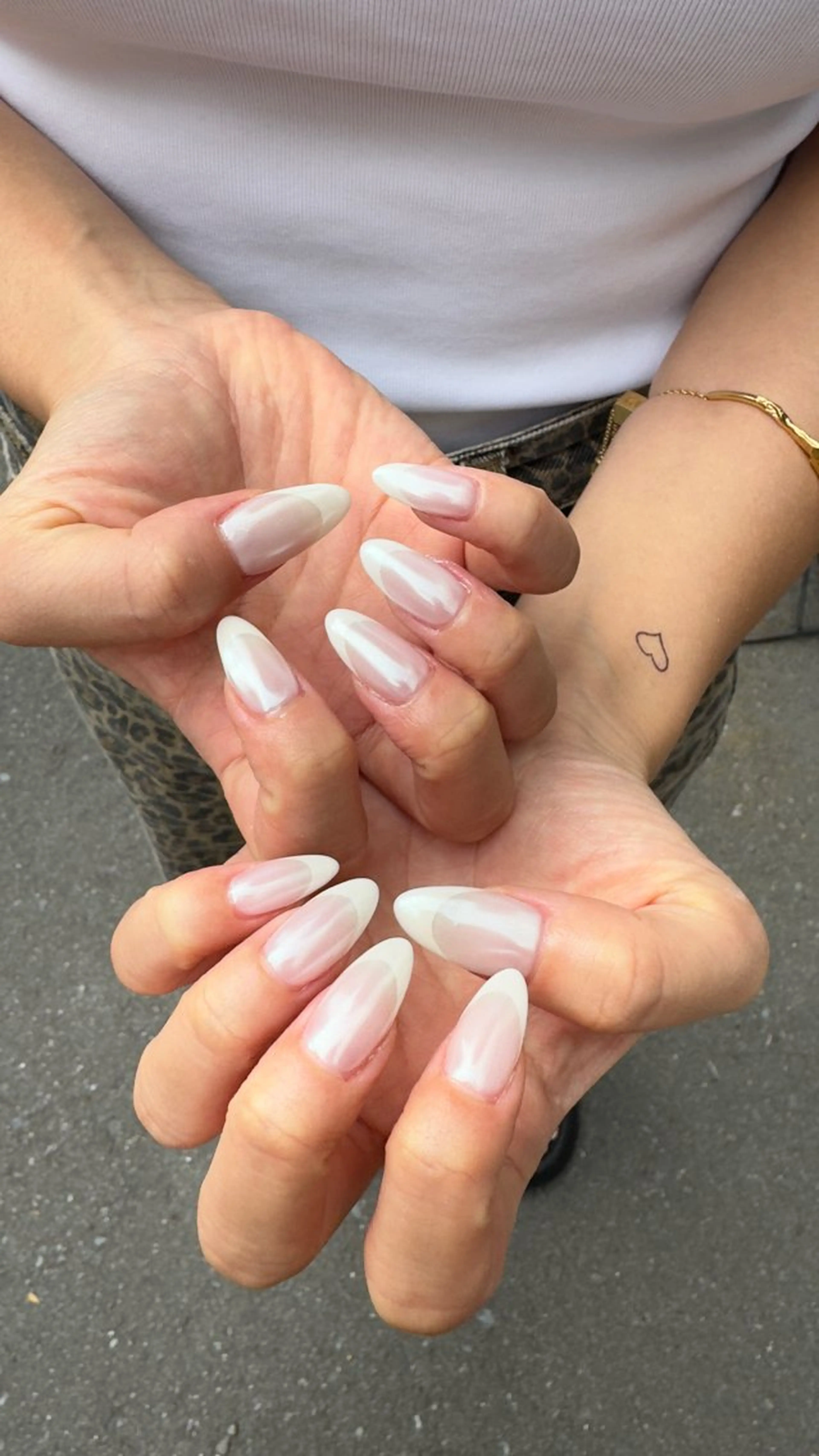 ネイル フラッシュネイル ホログラムネイル 韓国ネイル レース ラメ(グリッター) ハンドネイル MH_ Nailのネイルデザイン