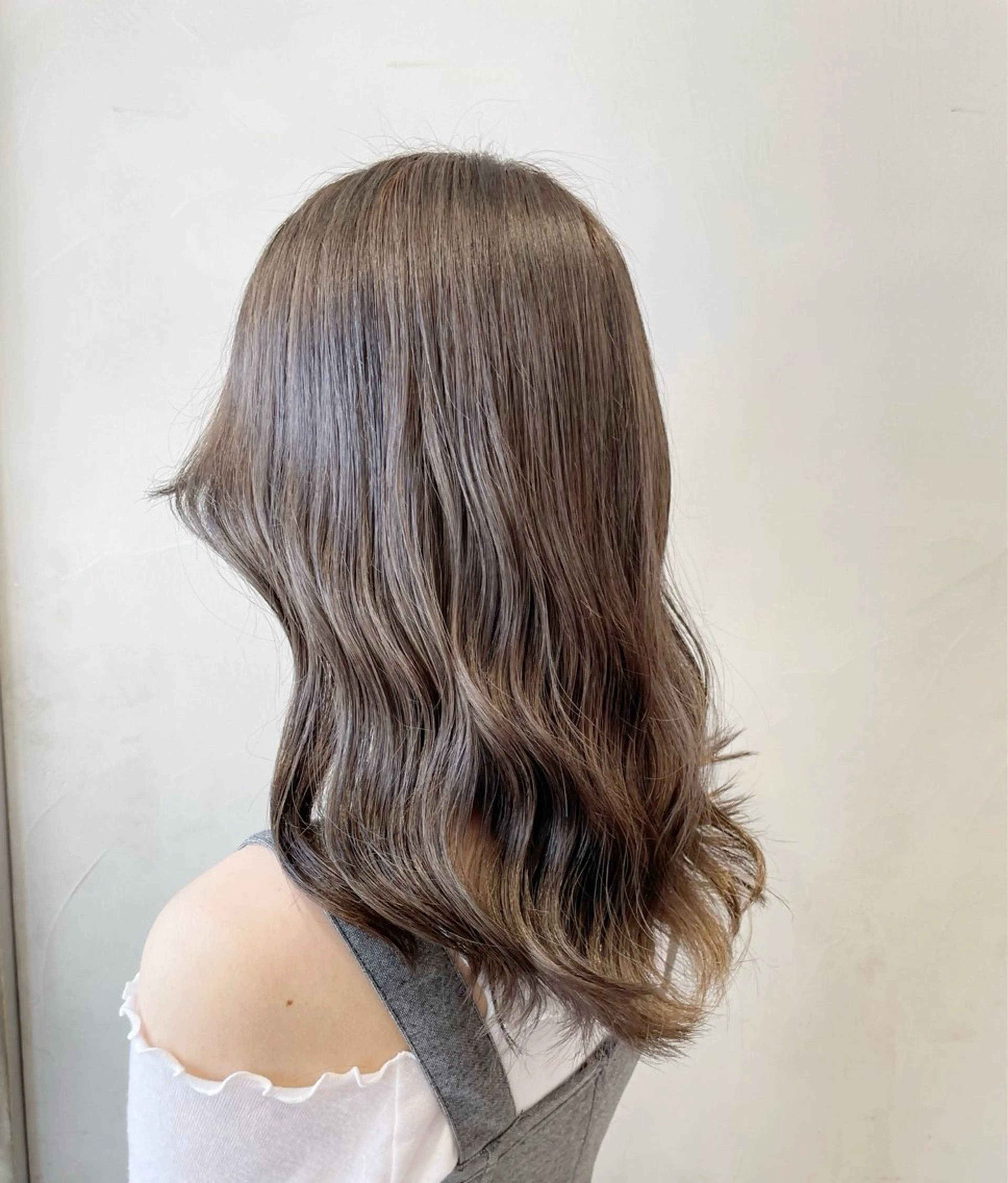 ロング カラー ヘアアレンジ ブリーチ グレージュ ヘアカラー トリートメント ヘアセット 艶髪/レイヤーカット 🐣misakiのヘアスタイル