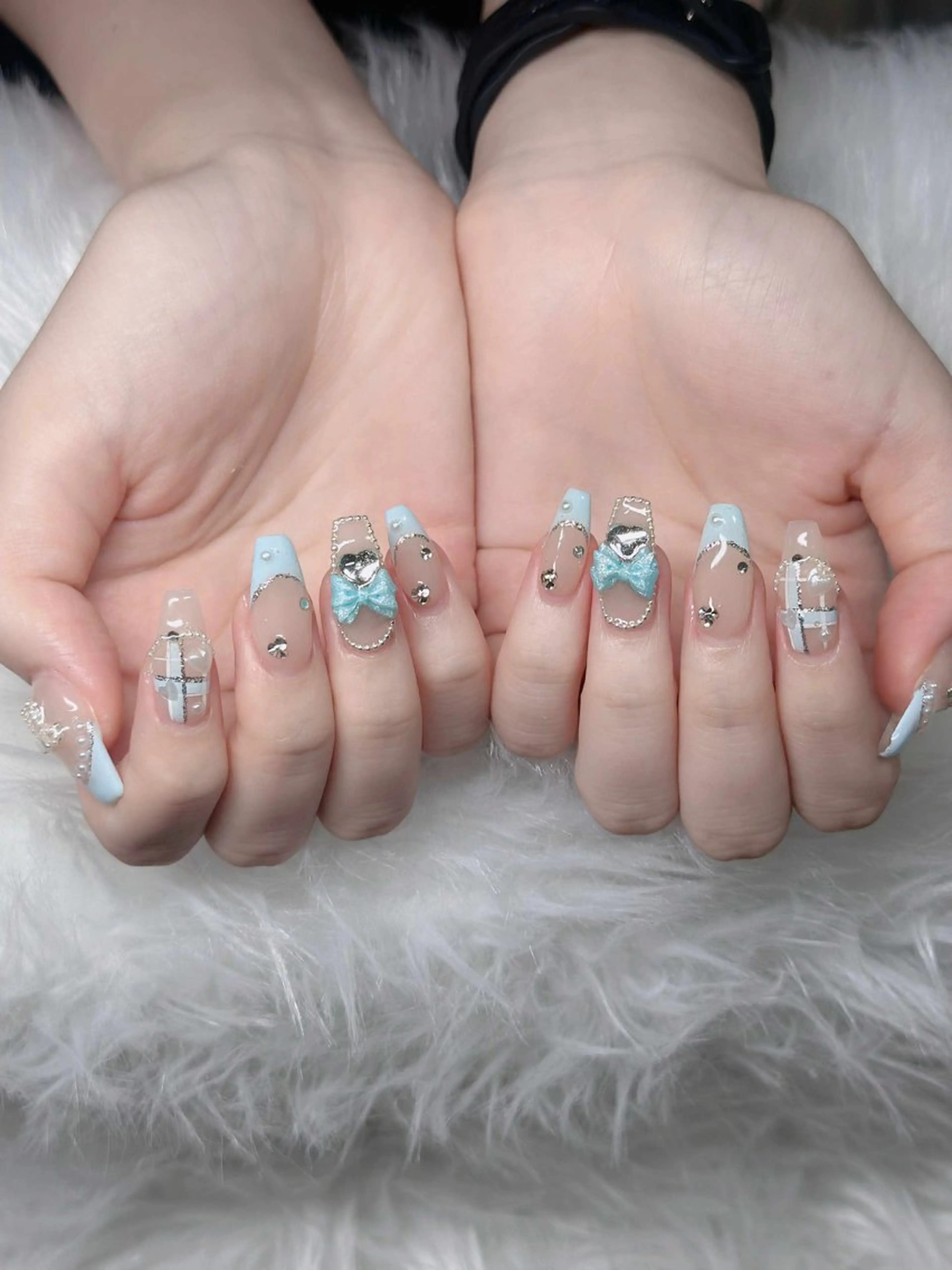ネイル フレンチネイル ジェルネイル ガラスフレンチ ハロウィン ハート ハンドネイル H.baby Nail Salonのネイルデザイン