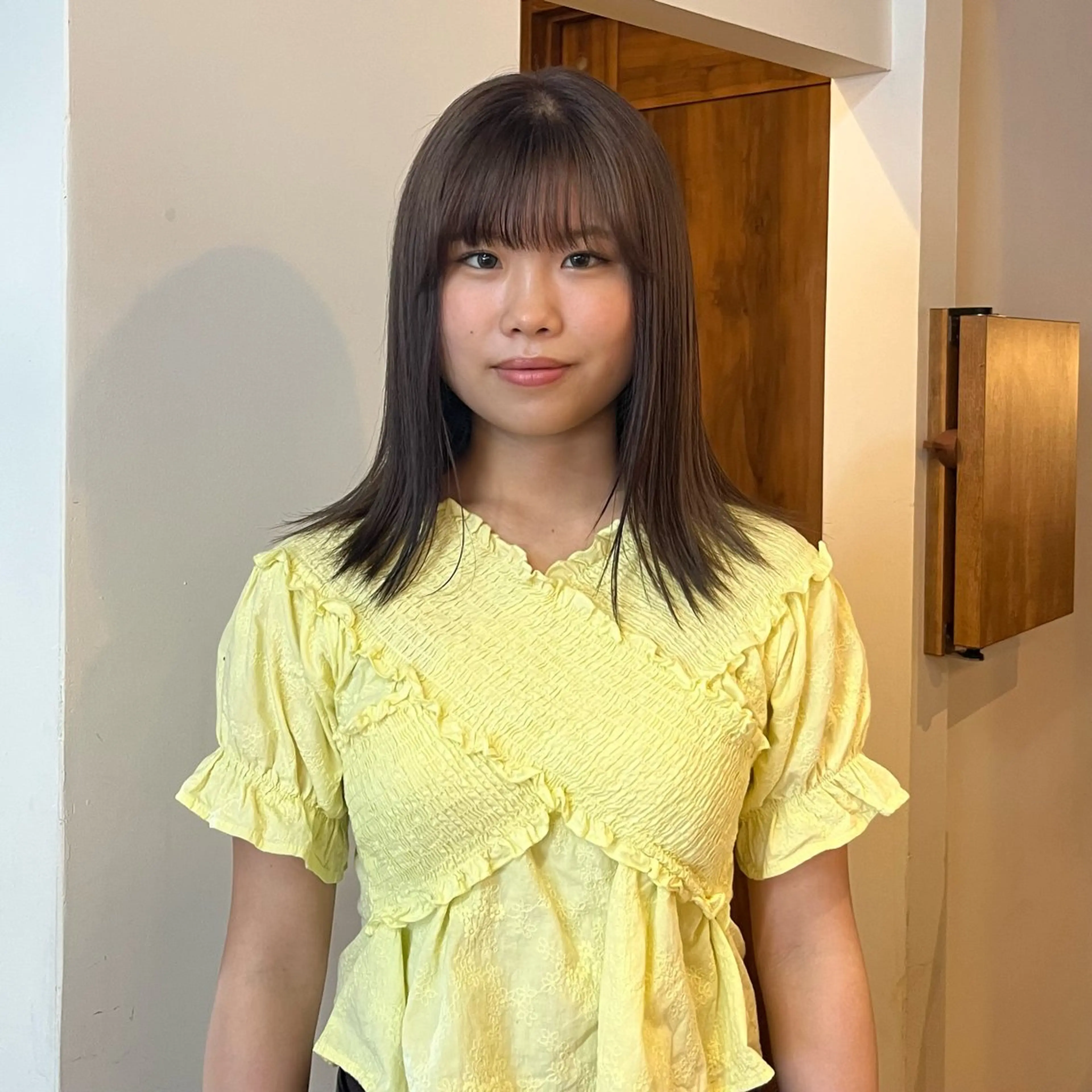 カラー グレージュ ハイトーンカラー ラベンダーカラー ラベンダーグレージュ ラベンダーグレー ヘアカラー tamami🎀｜ ブリーチ/髪質改善のヘアスタイル