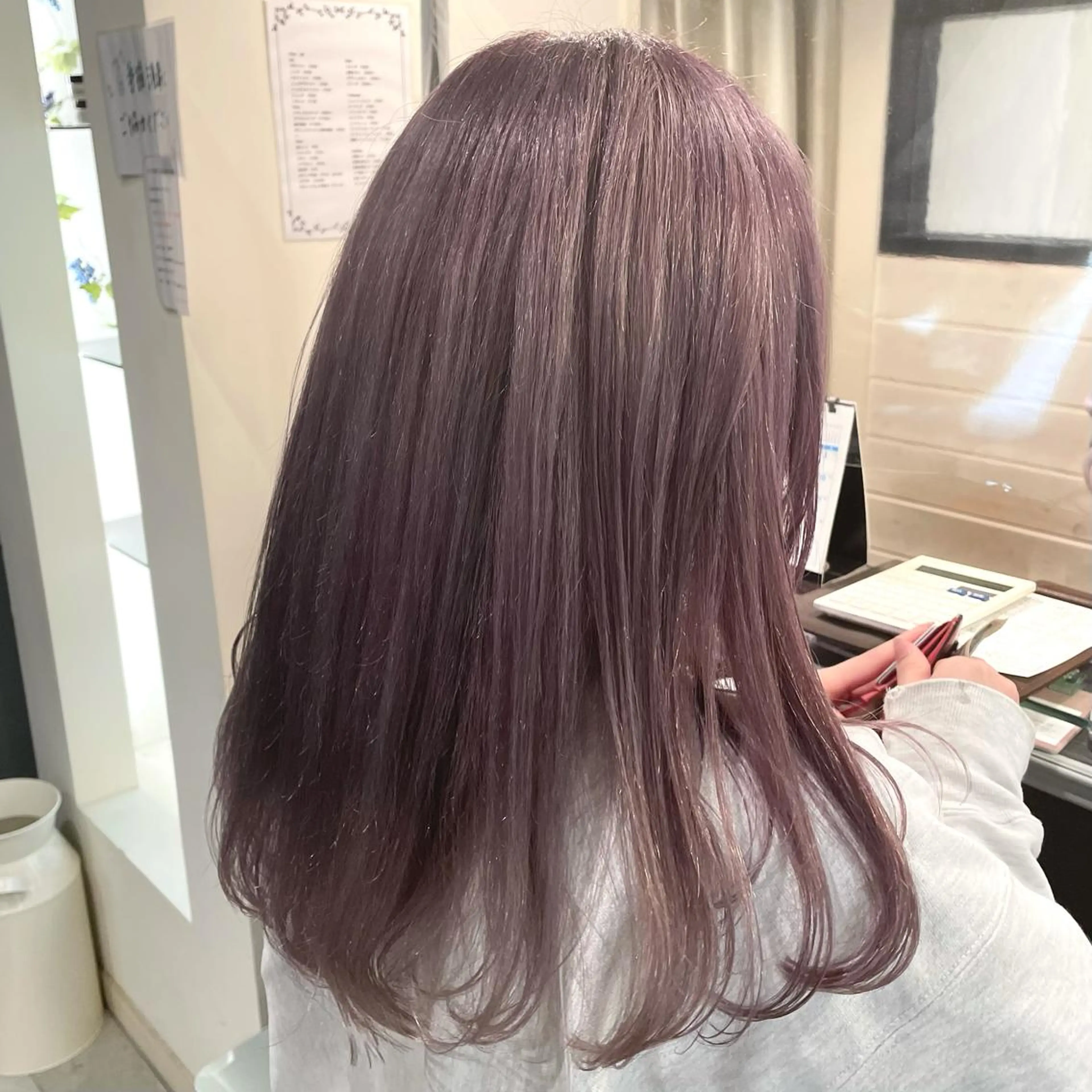 セミロング カラー スナコザワ レナのヘアスタイル