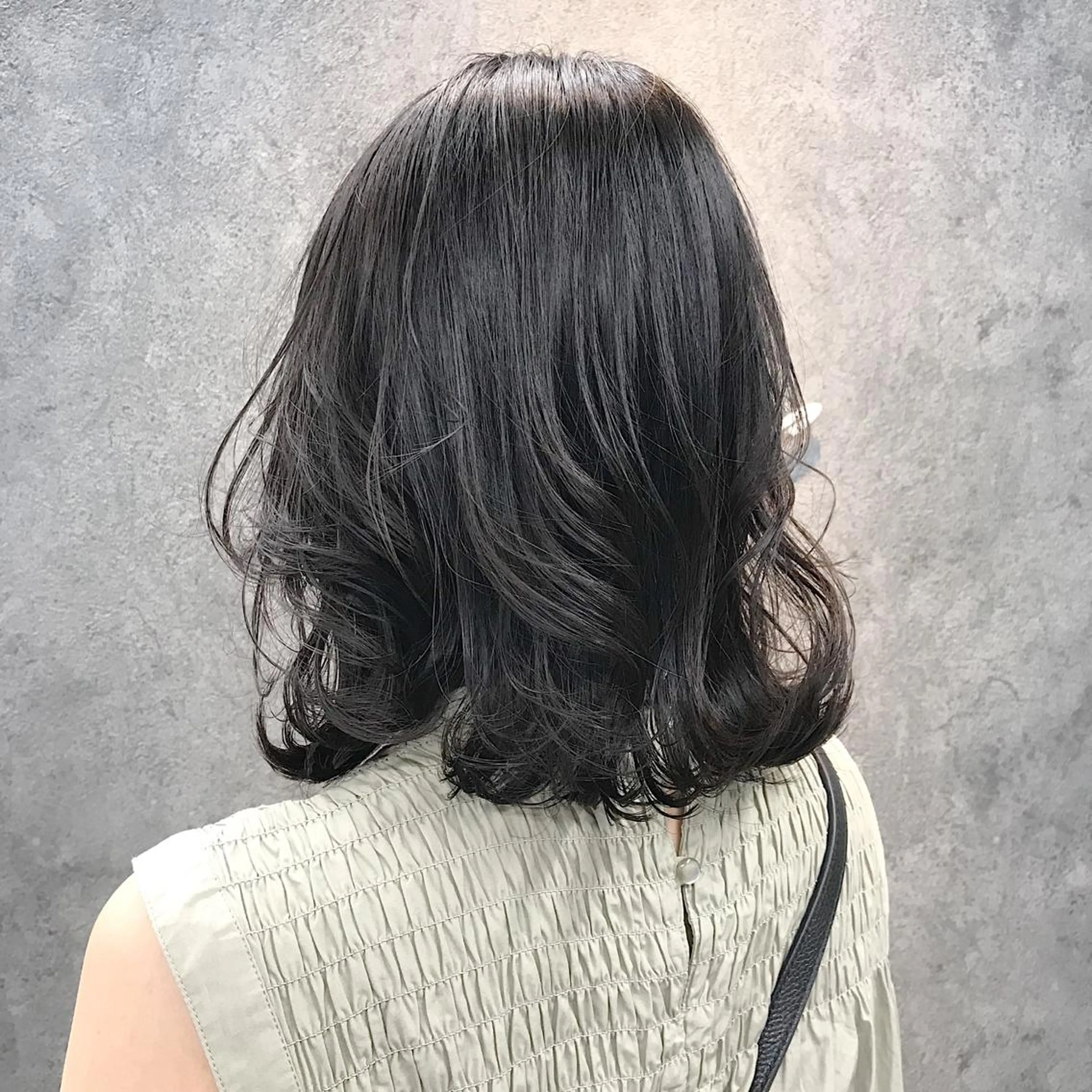 ミディアム カット ヘアカラー トリートメント 所渉/韓国レイヤー /ウルフカットのヘアスタイル