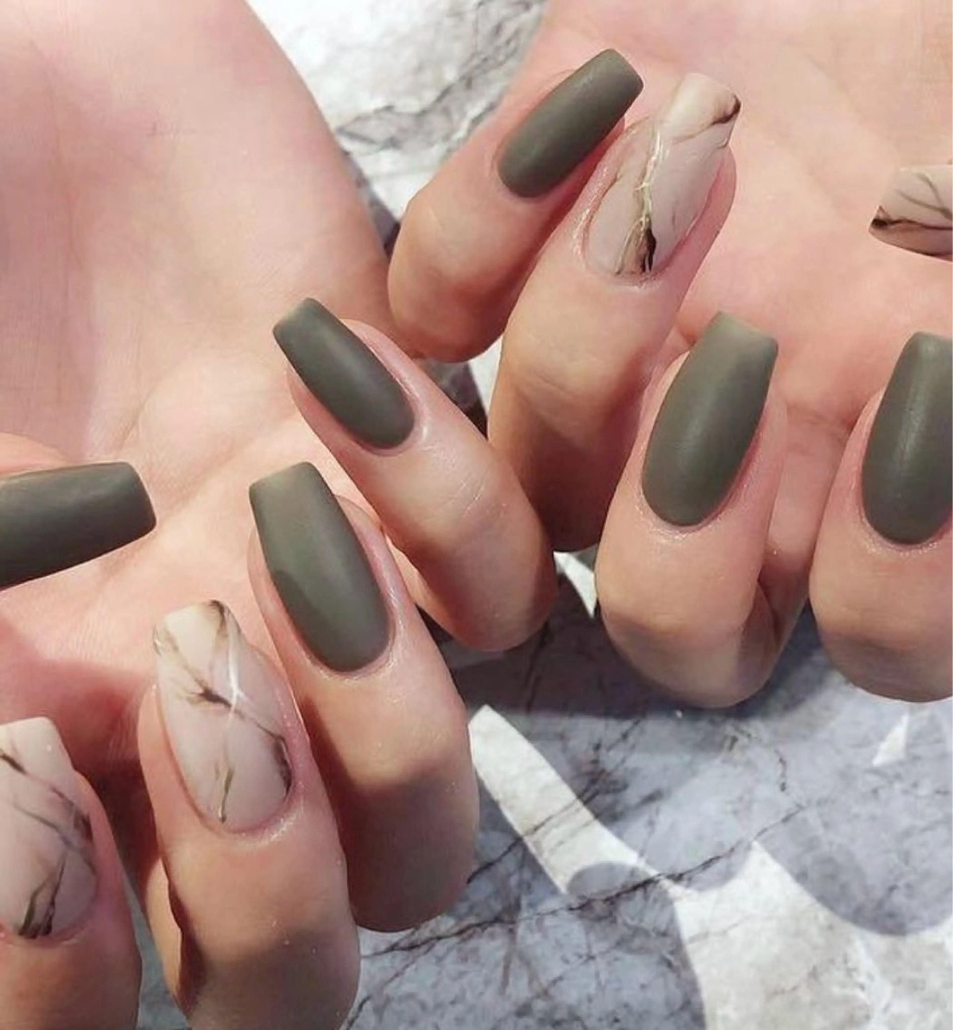 ネイル 鈴木 恵美のネイルデザイン