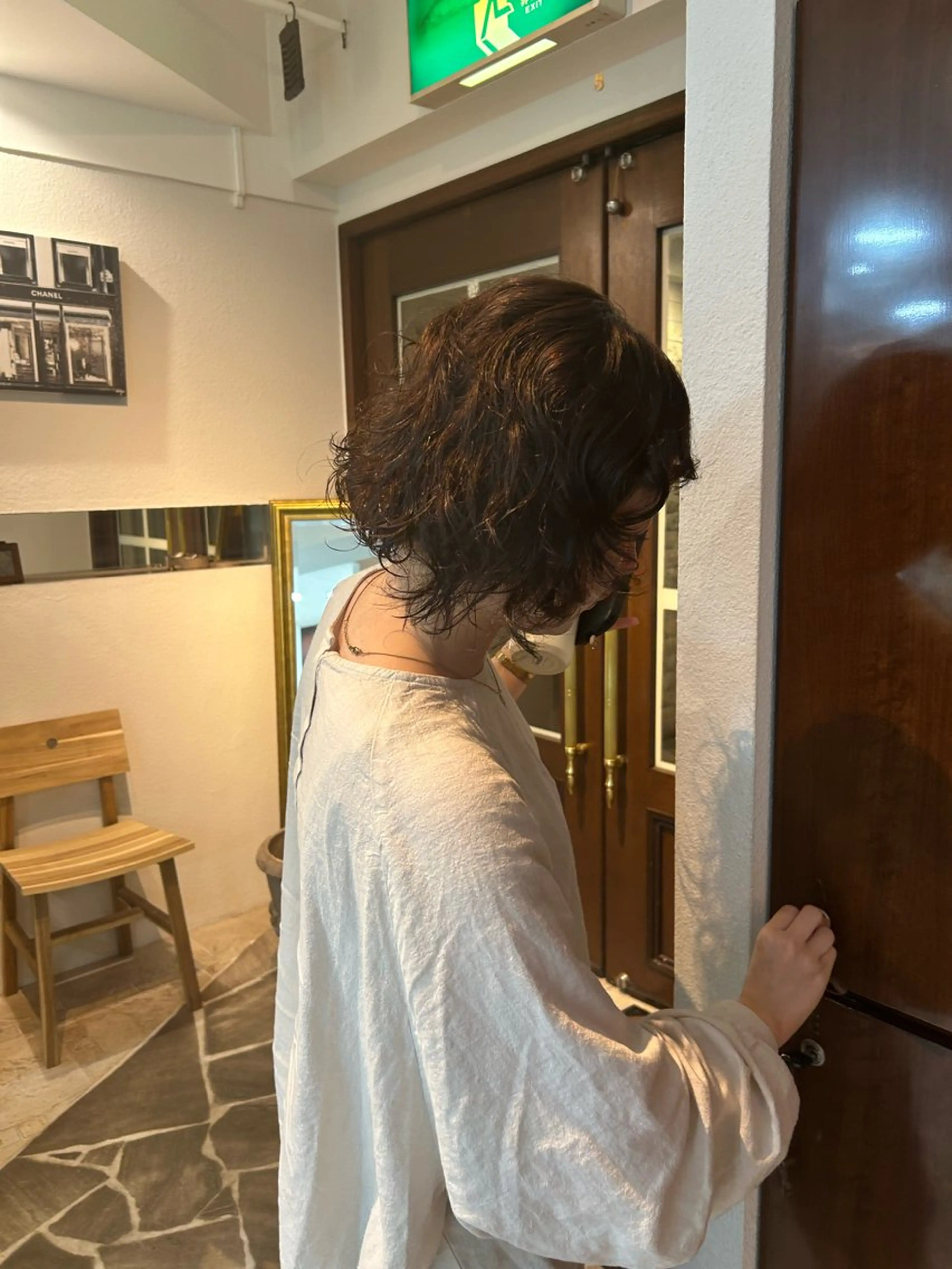 ミディアム ミディアムパーマ 顔周りカット レイヤーカット ピンク/暖色カラー / AIRI🎀🎀のヘアスタイル