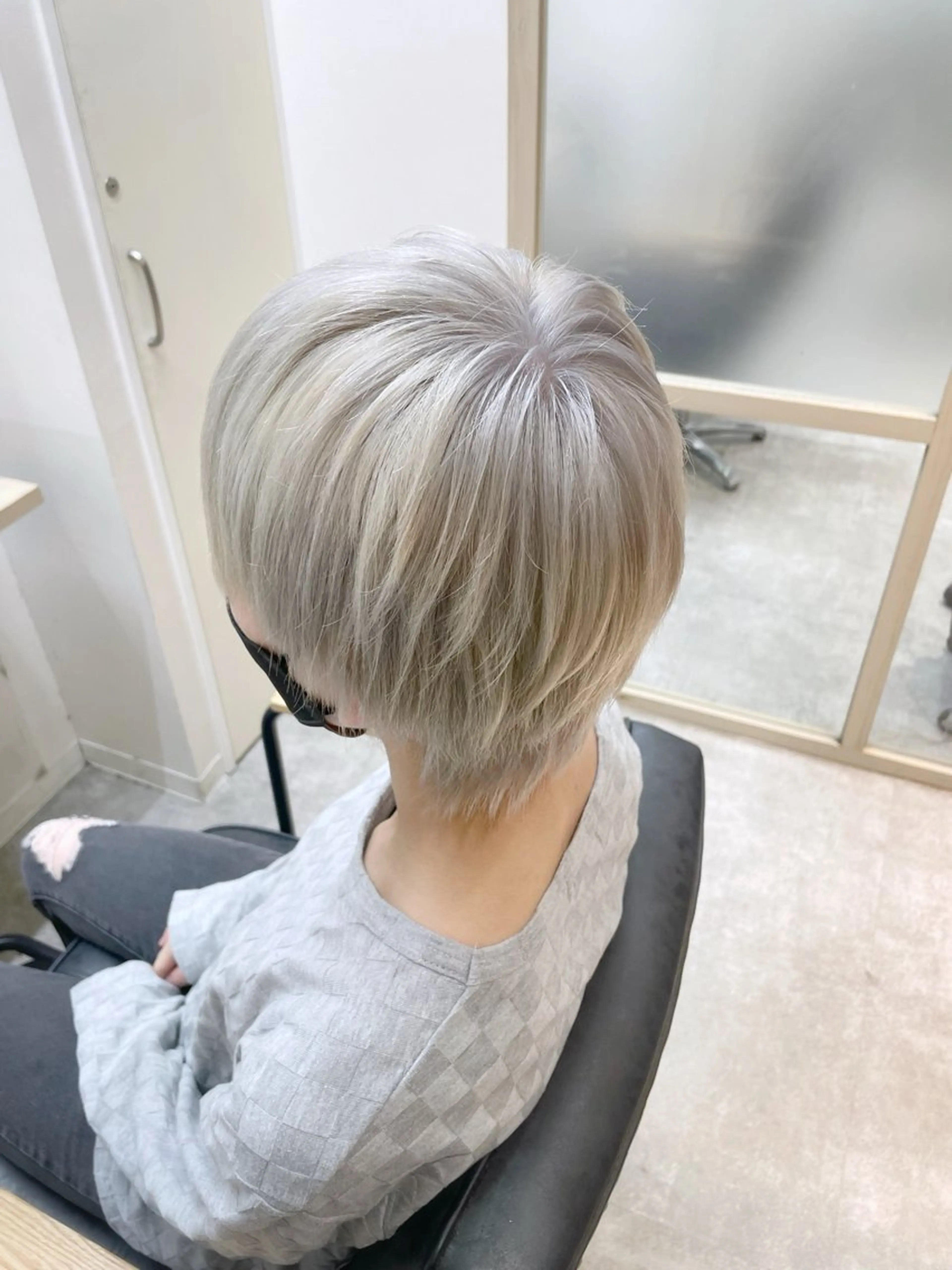 ミディアム カラー ブリーチ ハイトーンカラー EMANON新宿南口所属・🦄中性ウルフ ☁️Shiori🦄のヘアスタイル