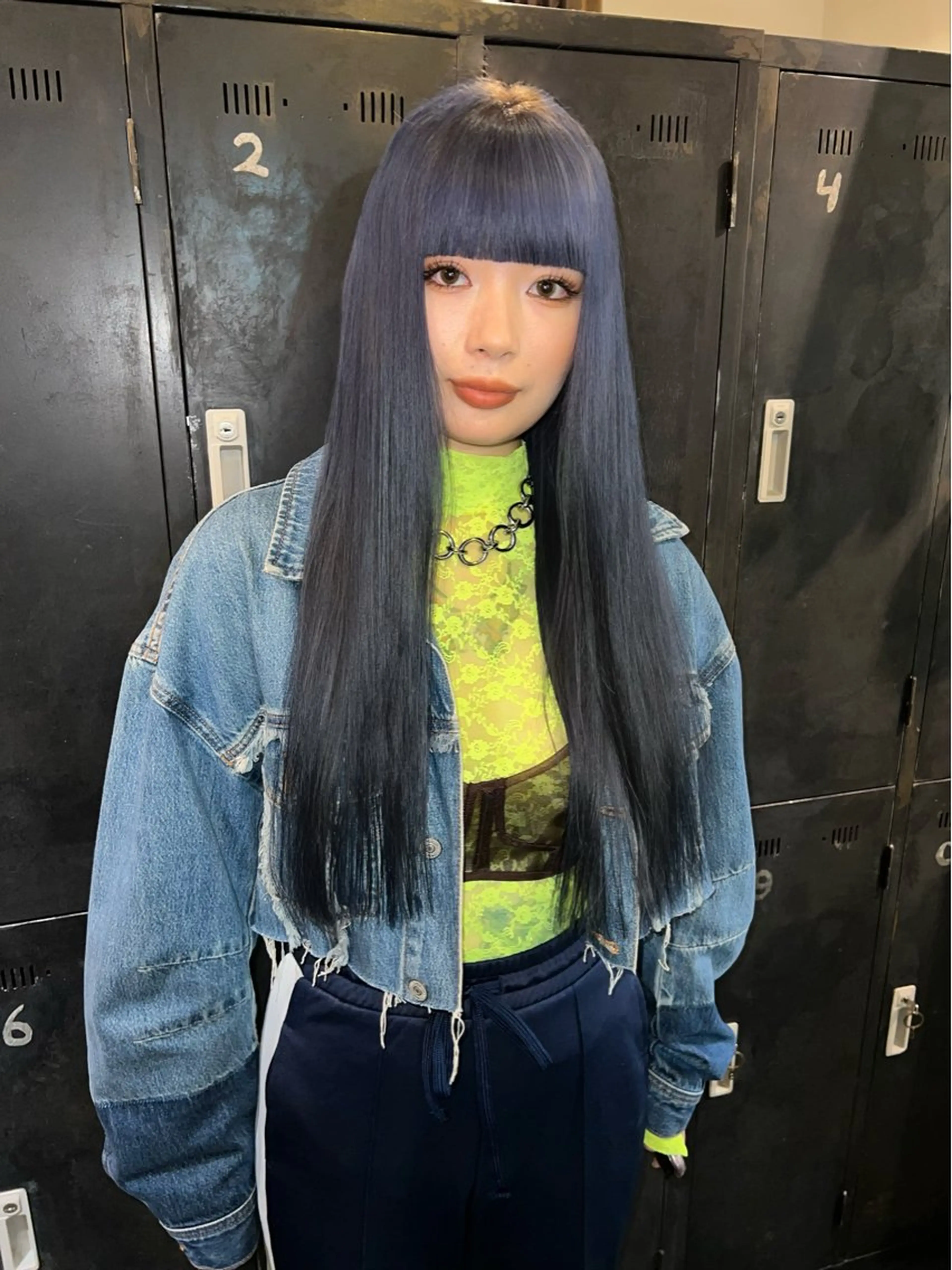 ロング カラー ブリーチ ケアブリーチ シルバー ハイトーンカラー🍑 maanaのヘアスタイル