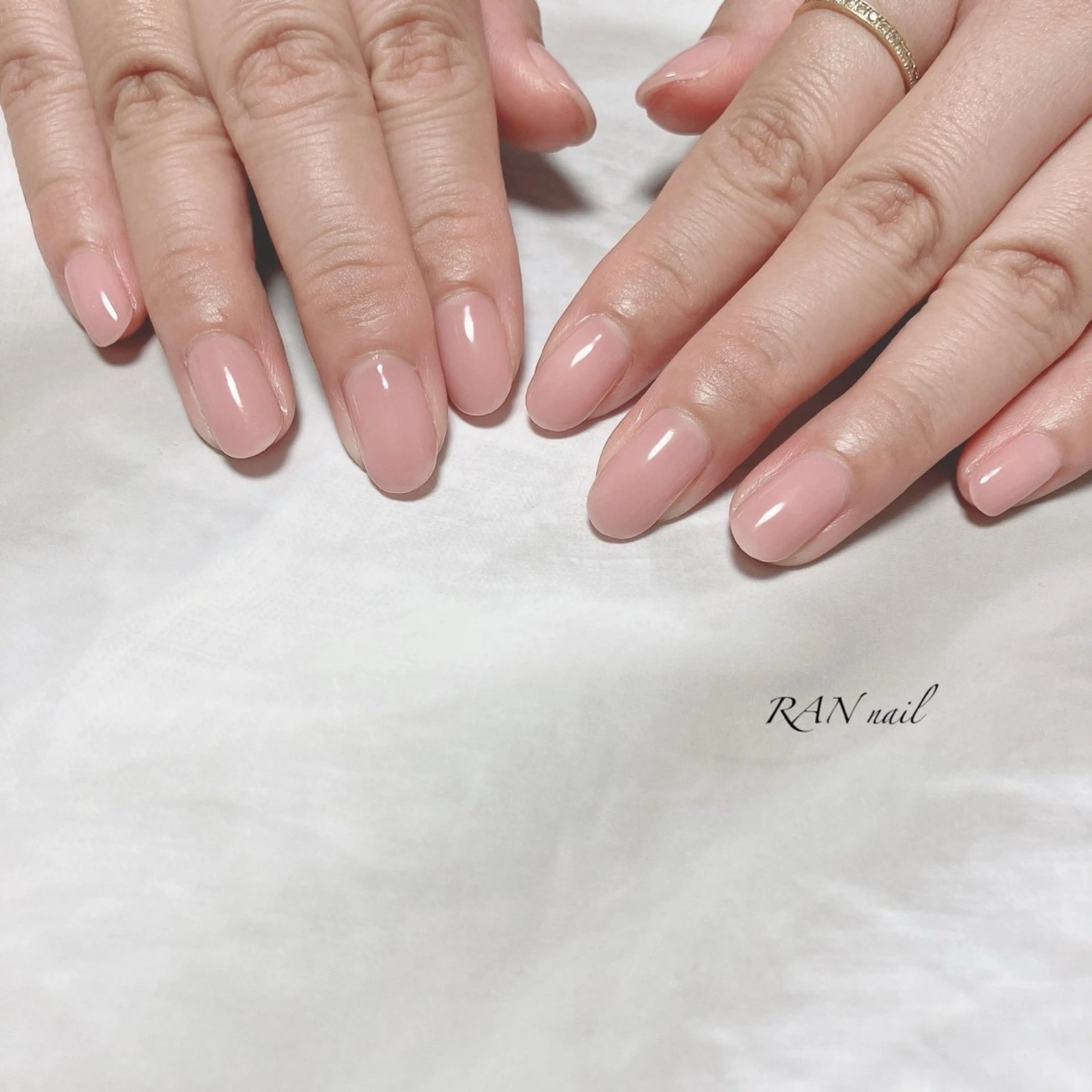 ネイル キラキラネイル オフィスネイル ワンカラーネイル ピンク 春ネイル ハンドネイル フットネイル RAN nail 〜ランネイル〜所属・RAN nailのネイルデザイン