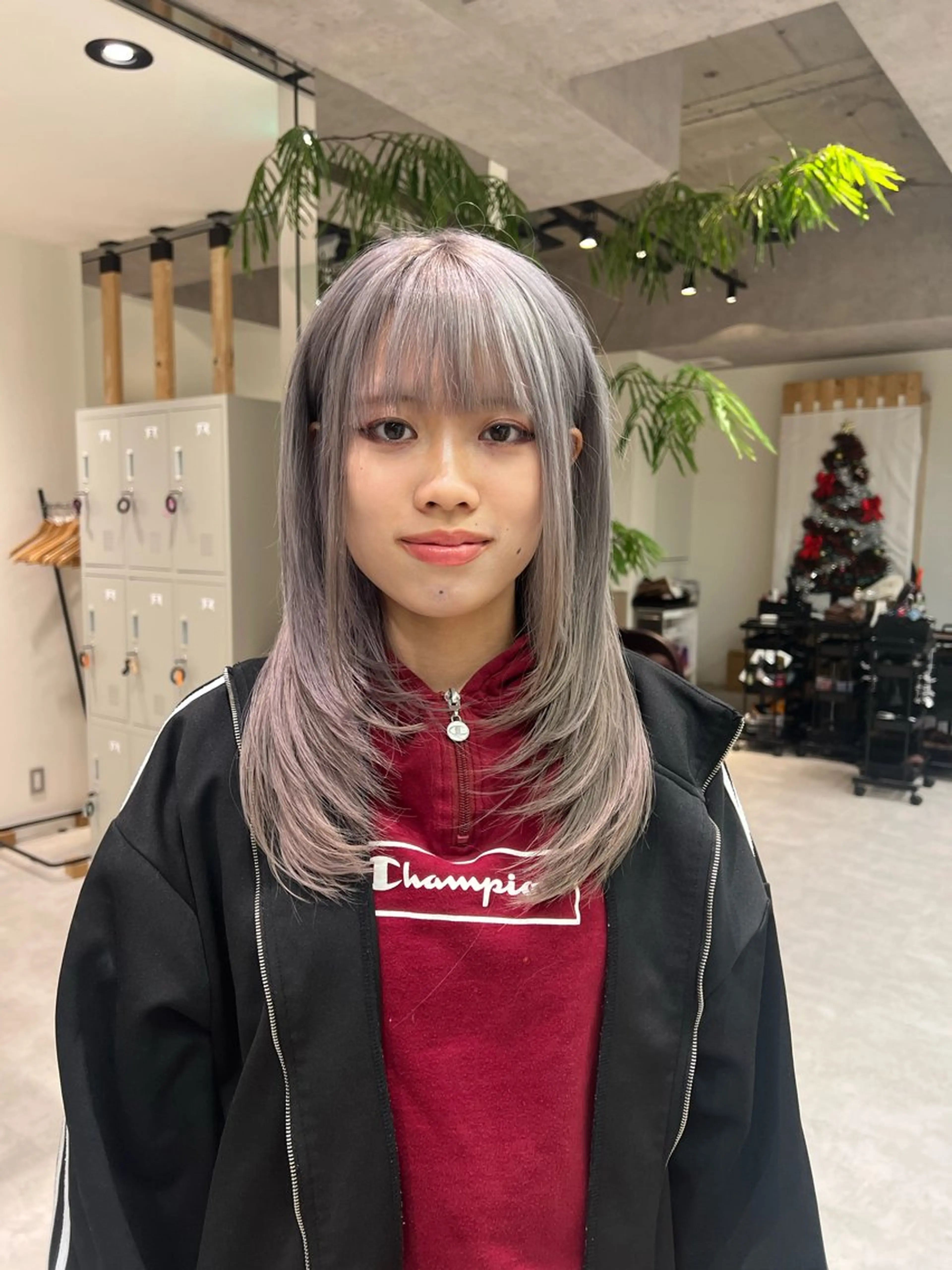 セミロング カラー ヘアカラー 中央林間ブリーチ艶髪 髪質改善　縮毛矯正のヘアスタイル