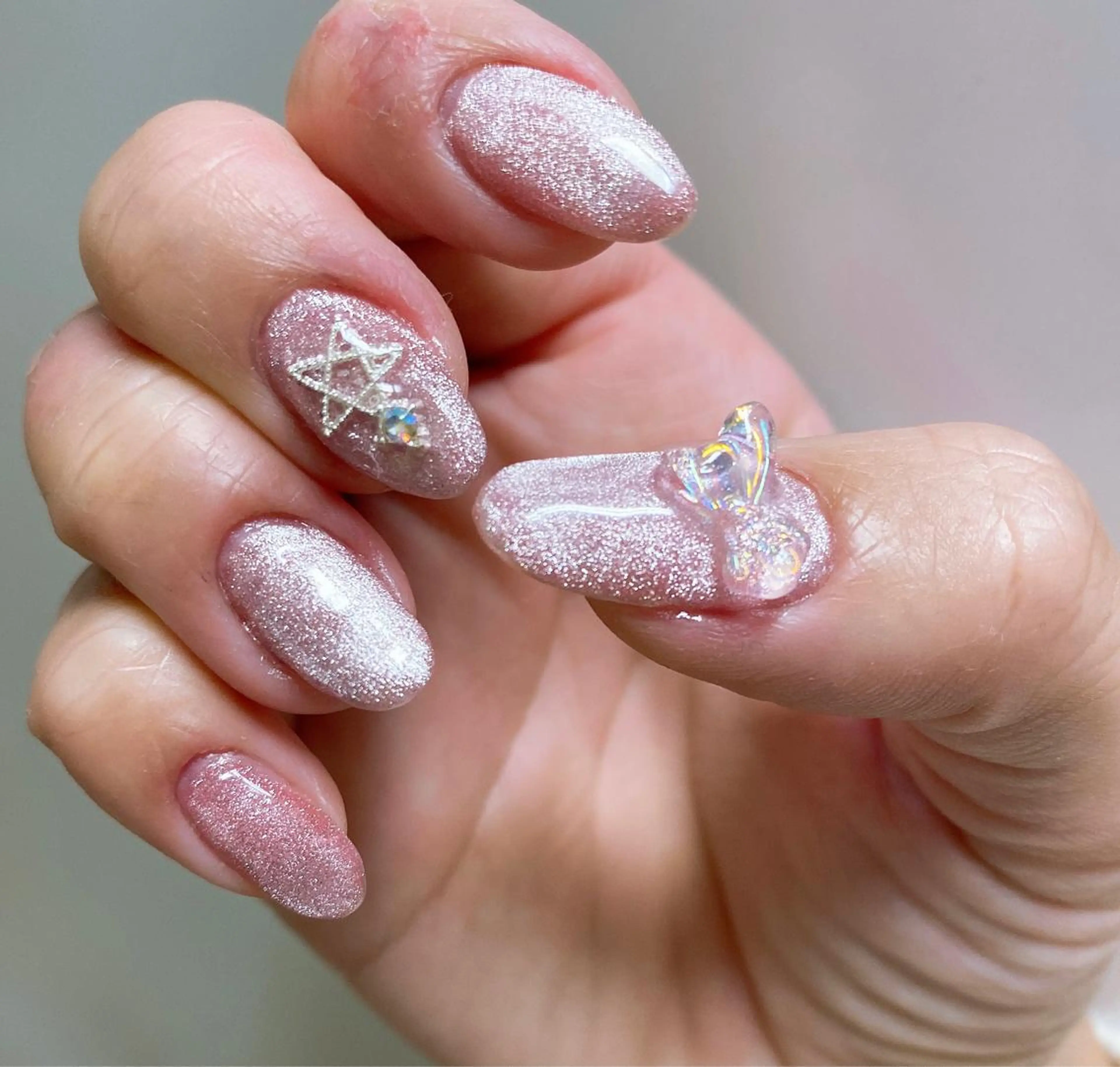 ネイル マグネットネイル リボン 🎀REINA 🎀のネイルデザイン