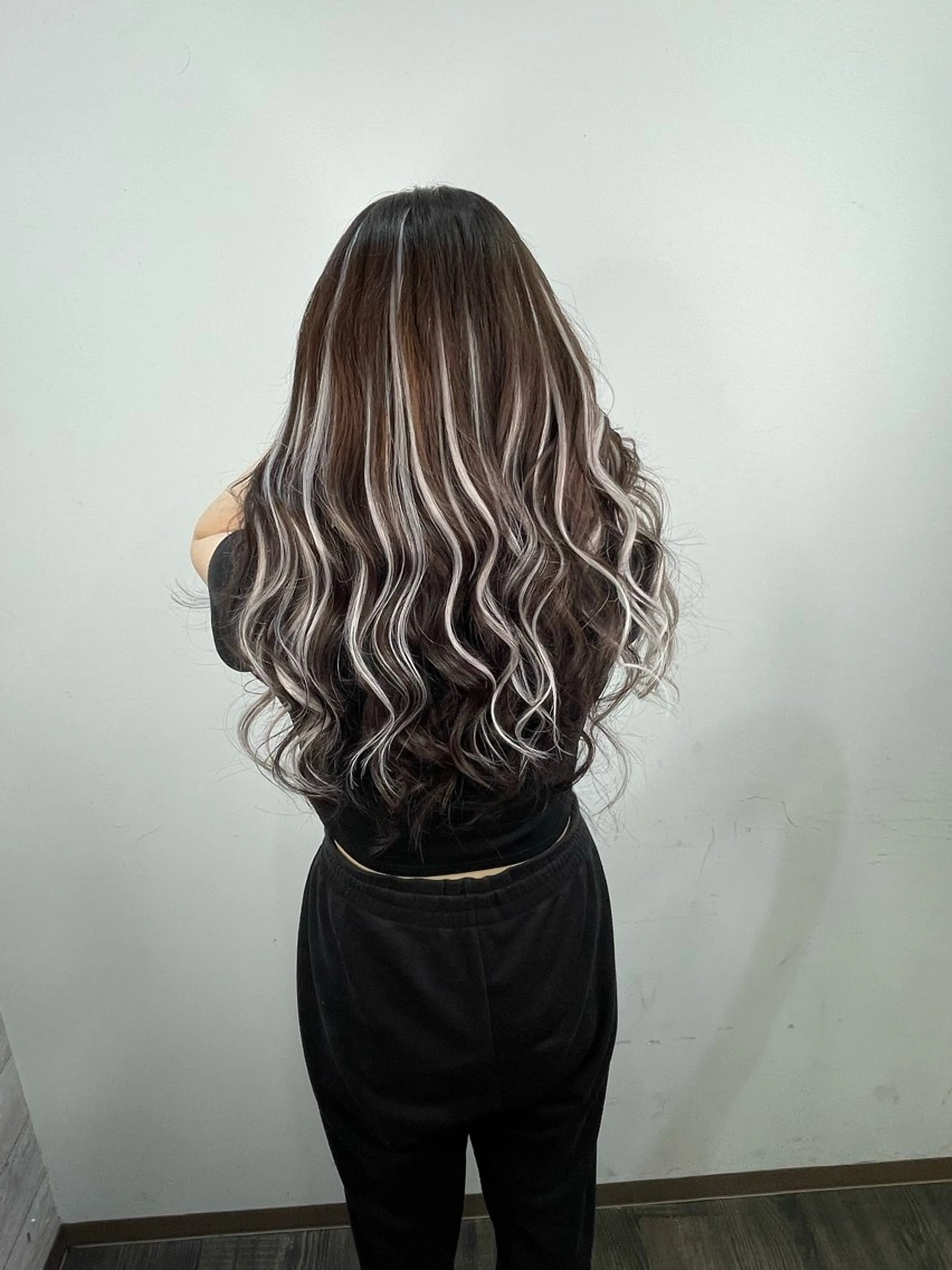 ロング エクステ ハイライト LOCO Ko-kiのヘアスタイル