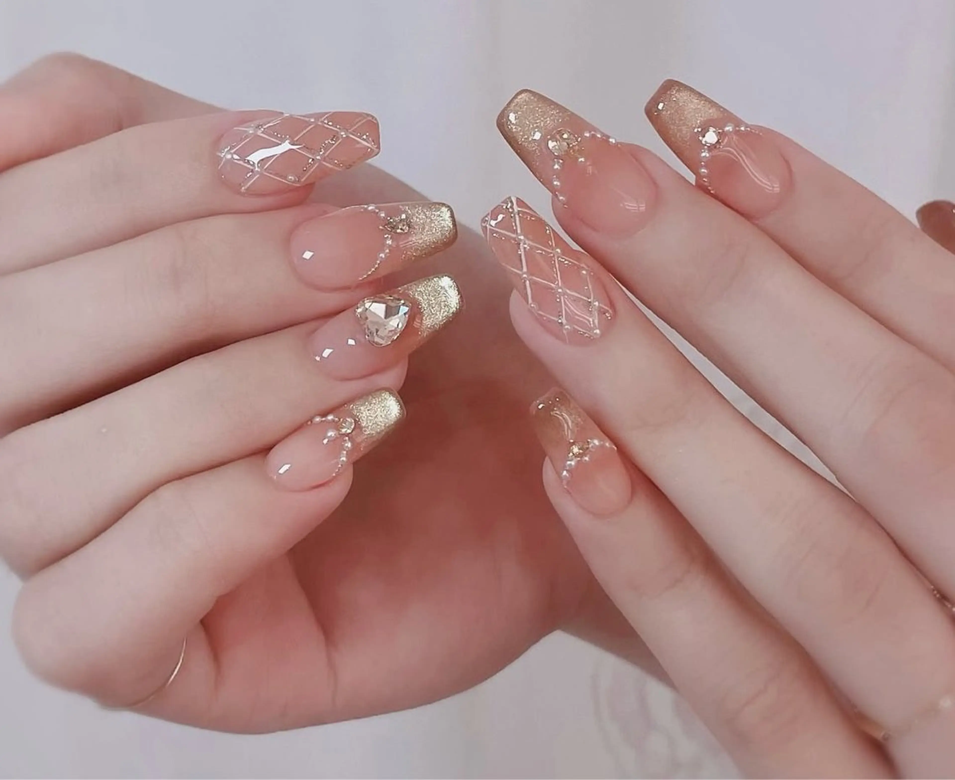 ネイル キラキラネイル ミラーネイル ピンク ワンホンネイル ハンドネイル Ryunail所属・Ryu Nail Shinokuboのネイルデザイン