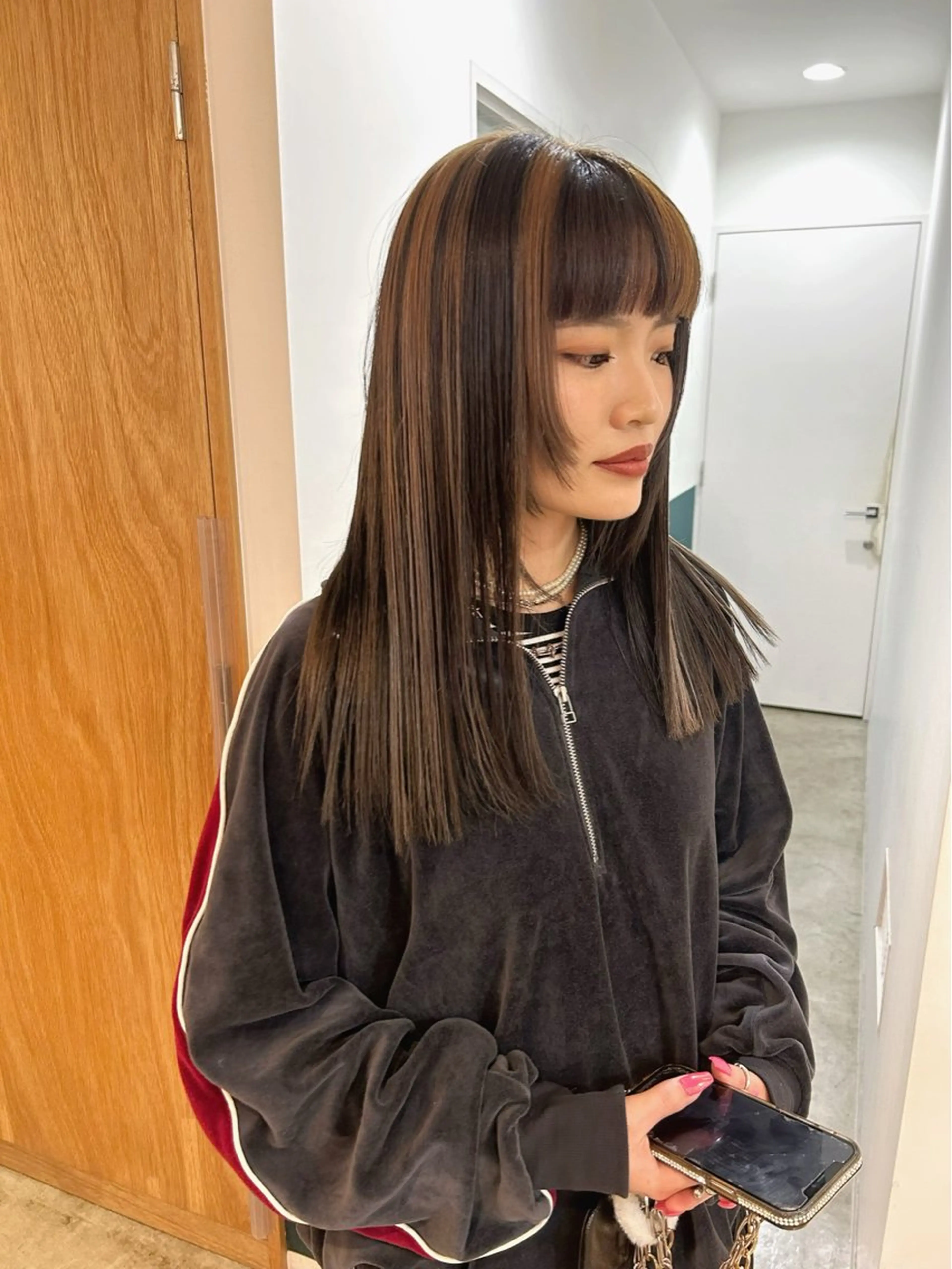 セミロング カラー デザインカラー カット ヘアカラー カラーリスト菅野 竜矢🌈のヘアスタイル