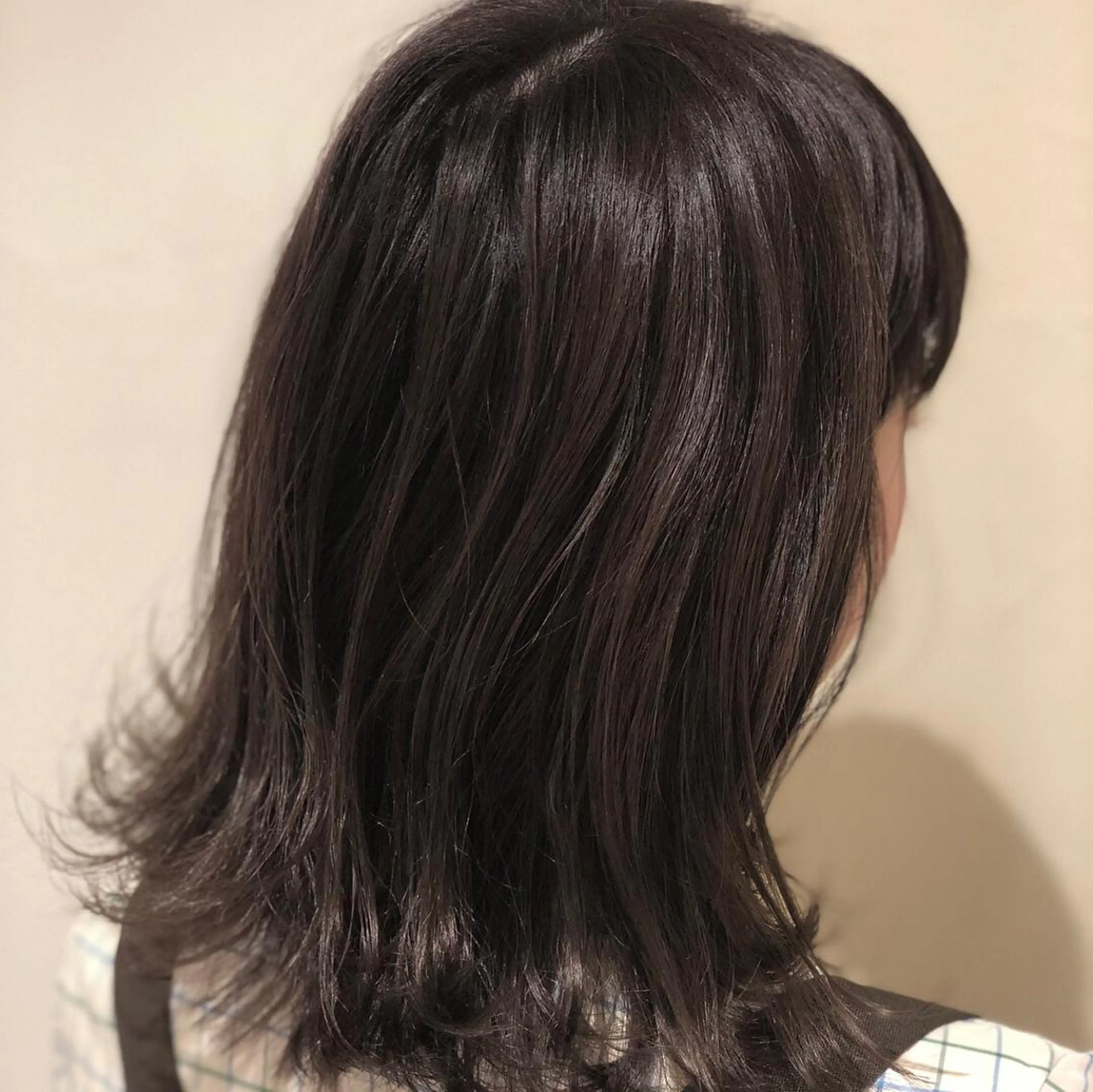 ミディアム カラー ヘアアレンジ ネイル ミディアムパーマ アッシュ ブルーカラー ブルーアッシュ 透明感カラー 【ツヤ髪美容師】 ツダケイスケのヘアスタイル